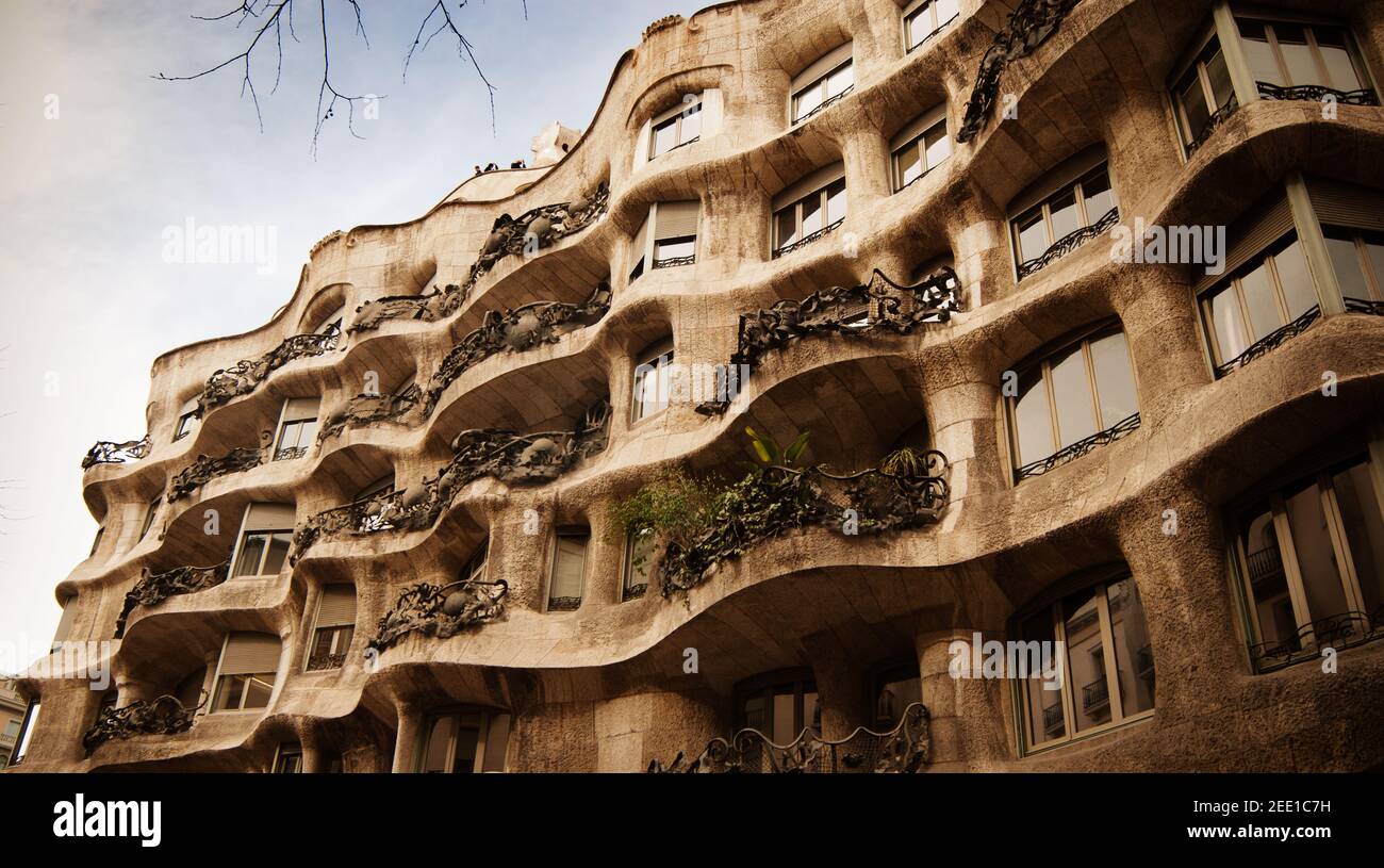 Architektonisches Detail des berühmten Gebäudes La Pedrera, gebaut vom katalanischen Architekten Antoni Gaudi, Barcelona, Katalonien, Spanien Stockfoto