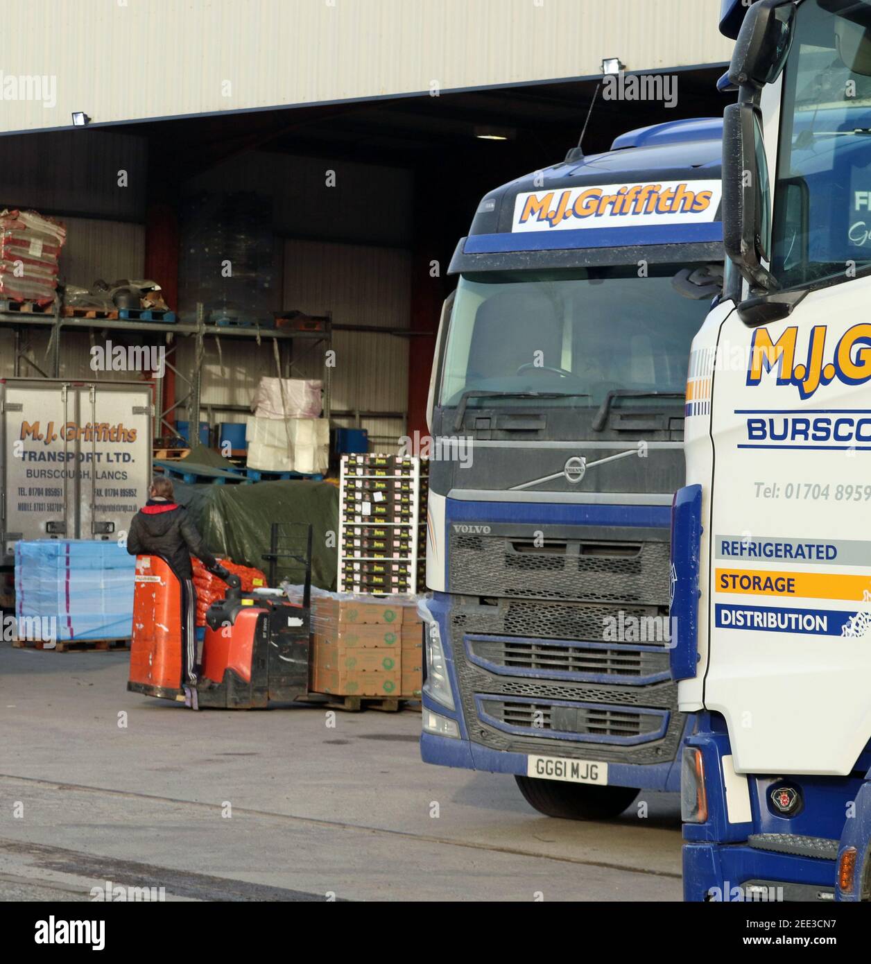 M J Griffiths ist ein Transportunternehmen aus Burscough, das sich auf den Transport von frischen landwirtschaftlichen und Gartenbauprodukten im ganzen Land spezialisiert hat. Stockfoto