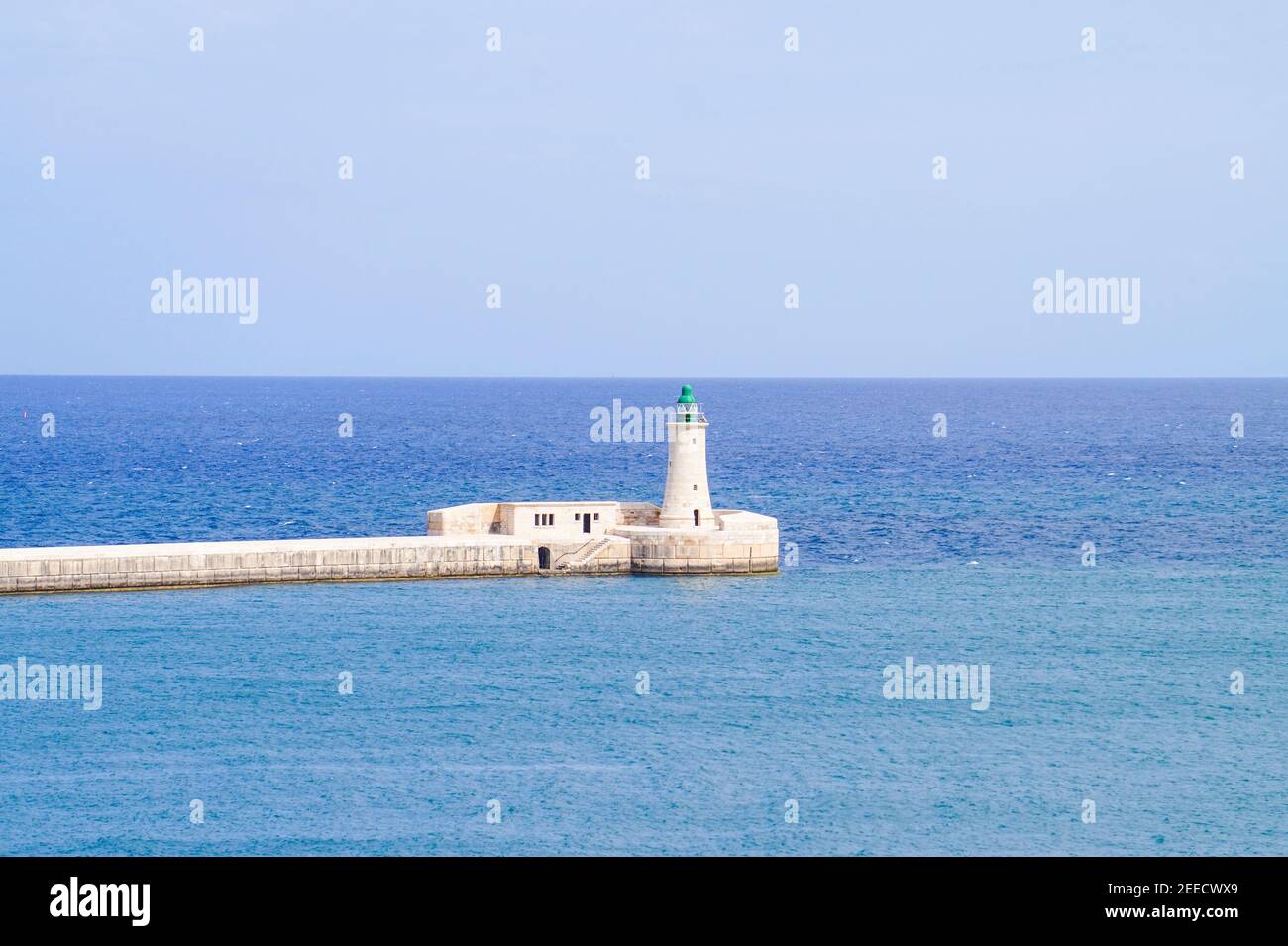 St. Elmo Leuchtturm am Eingang zum Grand Harbour in Malta Stockfoto