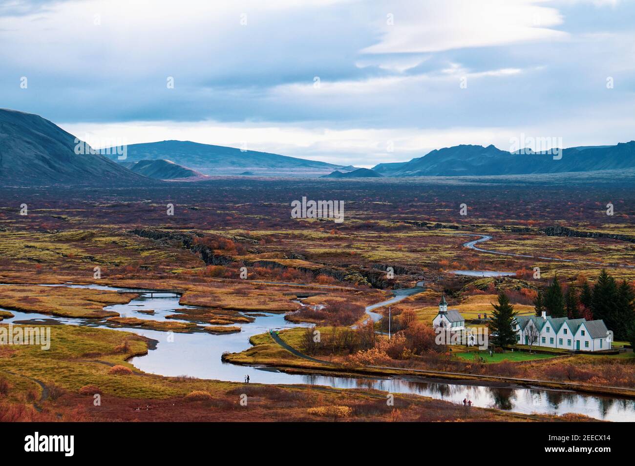 Kontinentalspaltung mit Þingvallakirkja (Þingvellir Kirche) in Island Stockfoto