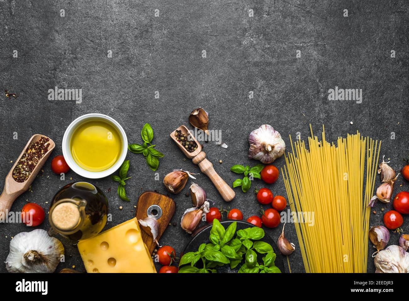 Frische Zutaten von Spaghetti Bolognese, italienische Küche Hintergrund Stockfoto