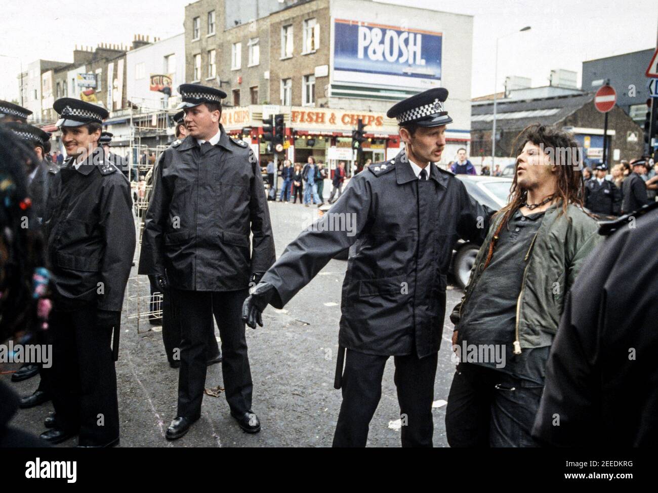 Polizei verhaftete Demonstranten auf der Camden High Street Reclaim the Streets Anti-Auto-Protest, London, 14th. Mai 1995 Stockfoto