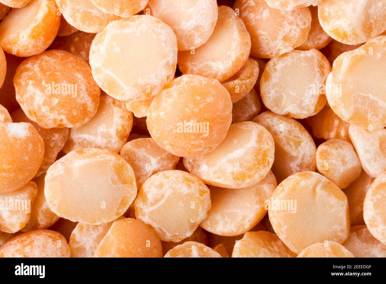 Erbsen als Nahaufnahme-Makro im Hintergrund teilen Stockfoto