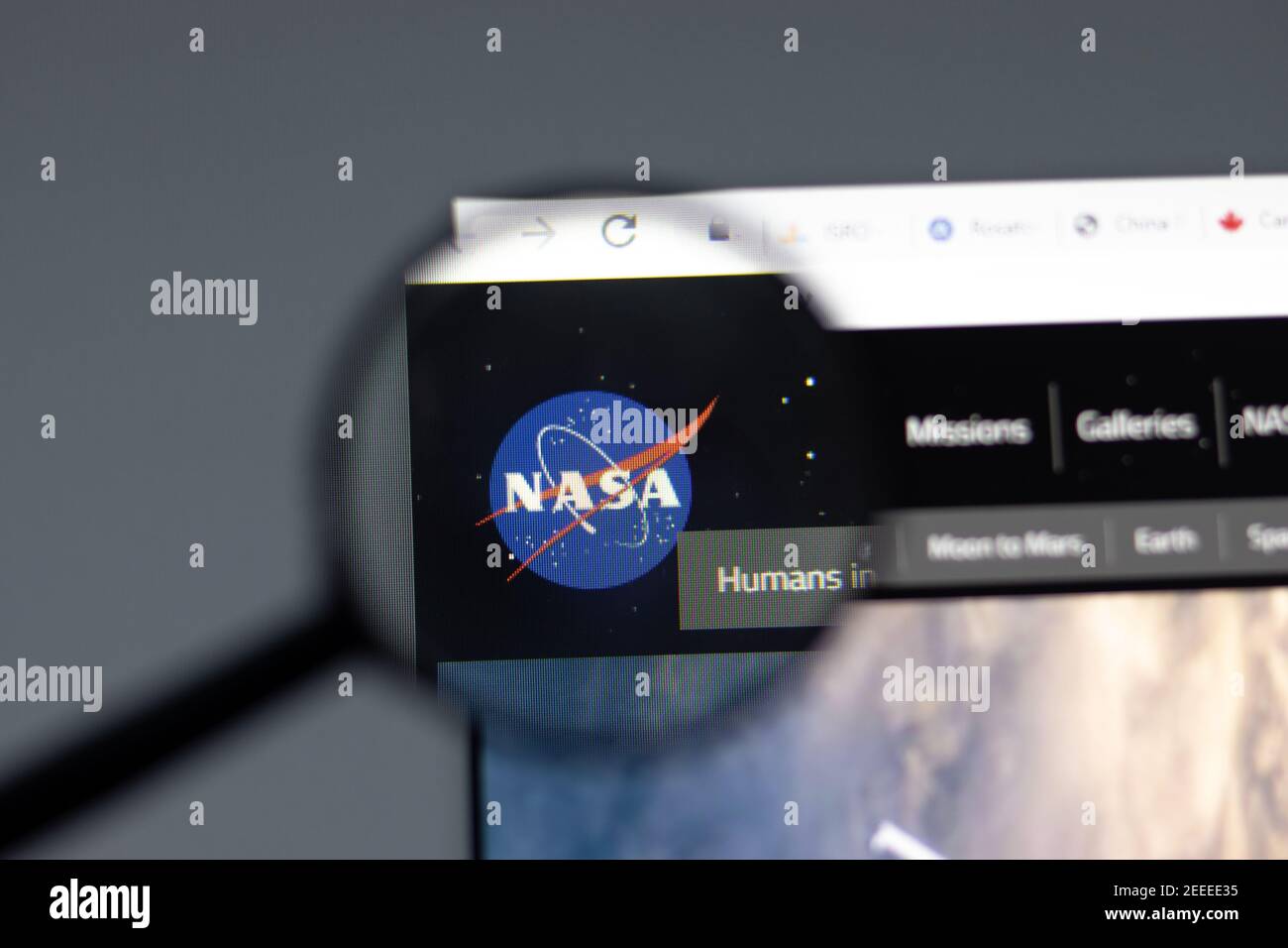 New York, USA - 15. Februar 2021: NASA-Website im Browser mit Firmenlogo, illustrative Editorial Stockfoto