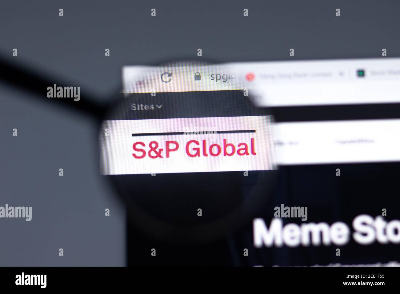 New York, USA - 15. Februar 2021: SP Globale Website im Browser mit Firmenlogo, illustrative Editorial Stockfoto