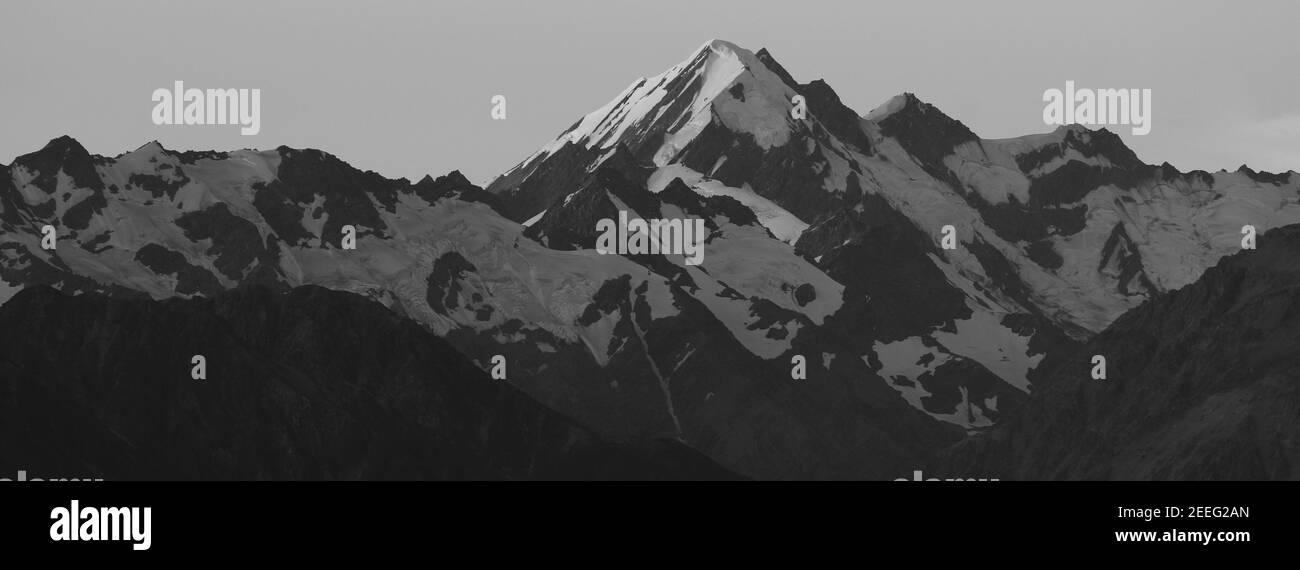Monochrom-Bild von Mount La Perouse. Stockfoto
