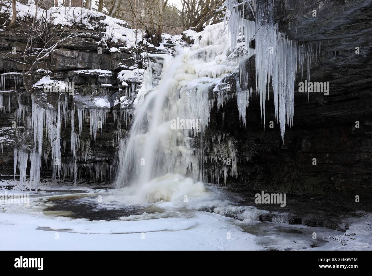 Summerhill Force und Gibson’s Cave in Winter, Teesdale, County Durham, Großbritannien Stockfoto