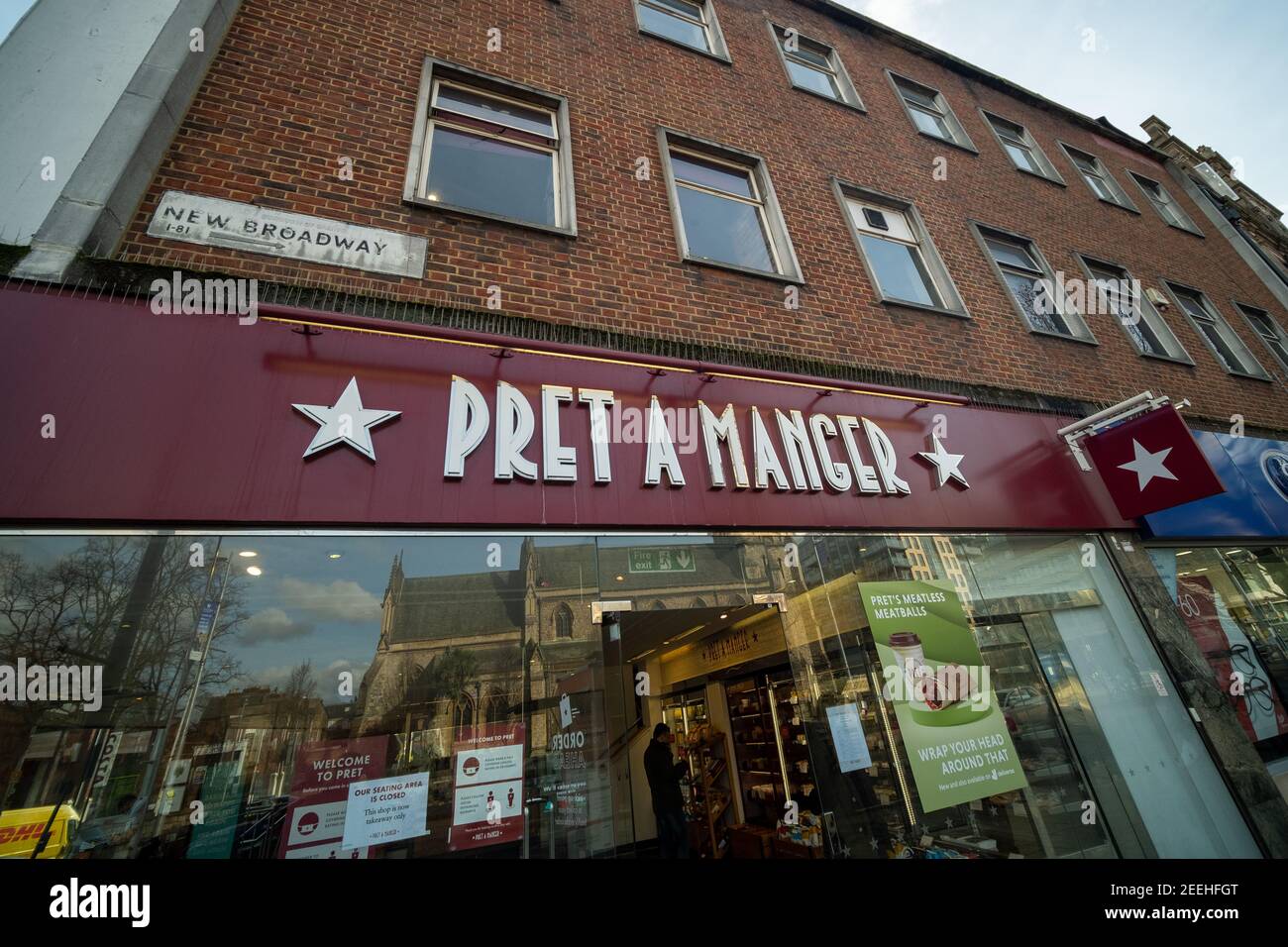 London - Pret ein Manger-Geschäft in Ealing Broadway, einer britischen Café-Kette Stockfoto