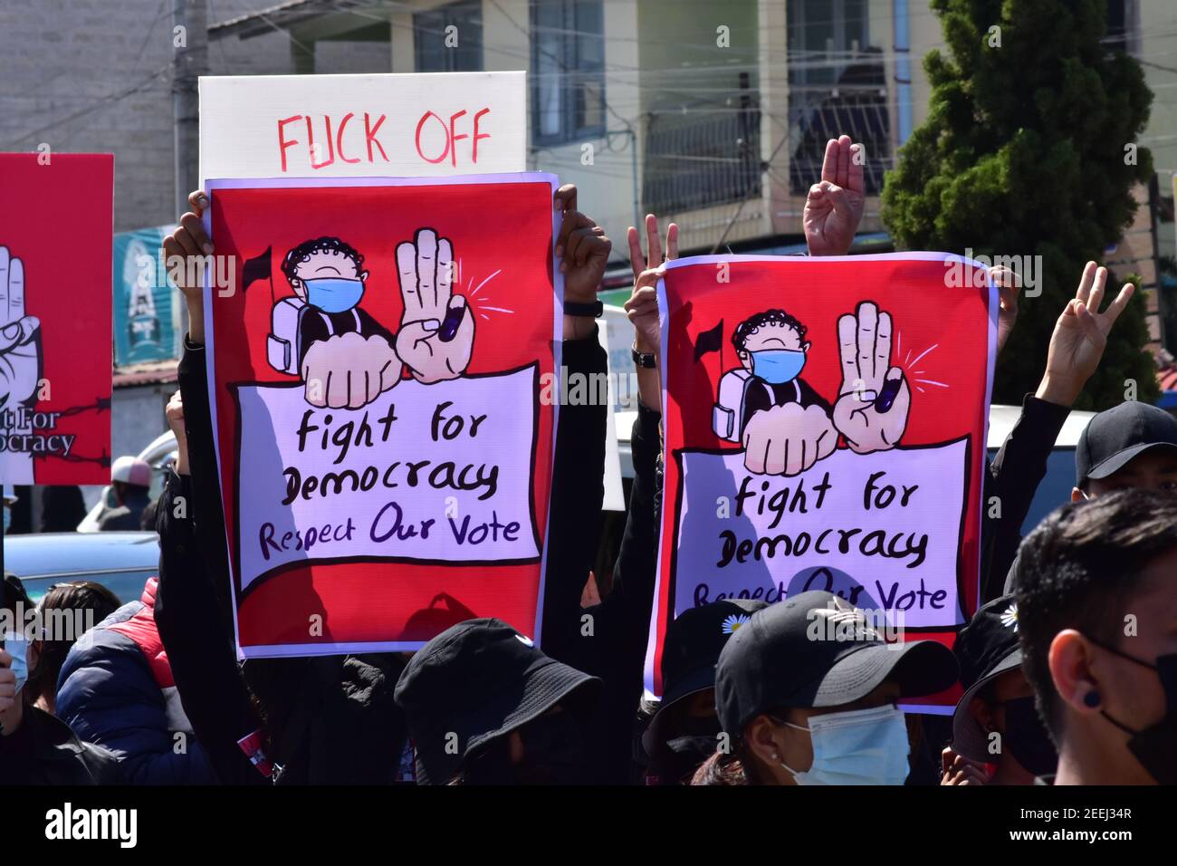 Myanmar Menschen gingen auf die Straße, um gegen die zu protestieren Militärputsch Stockfoto