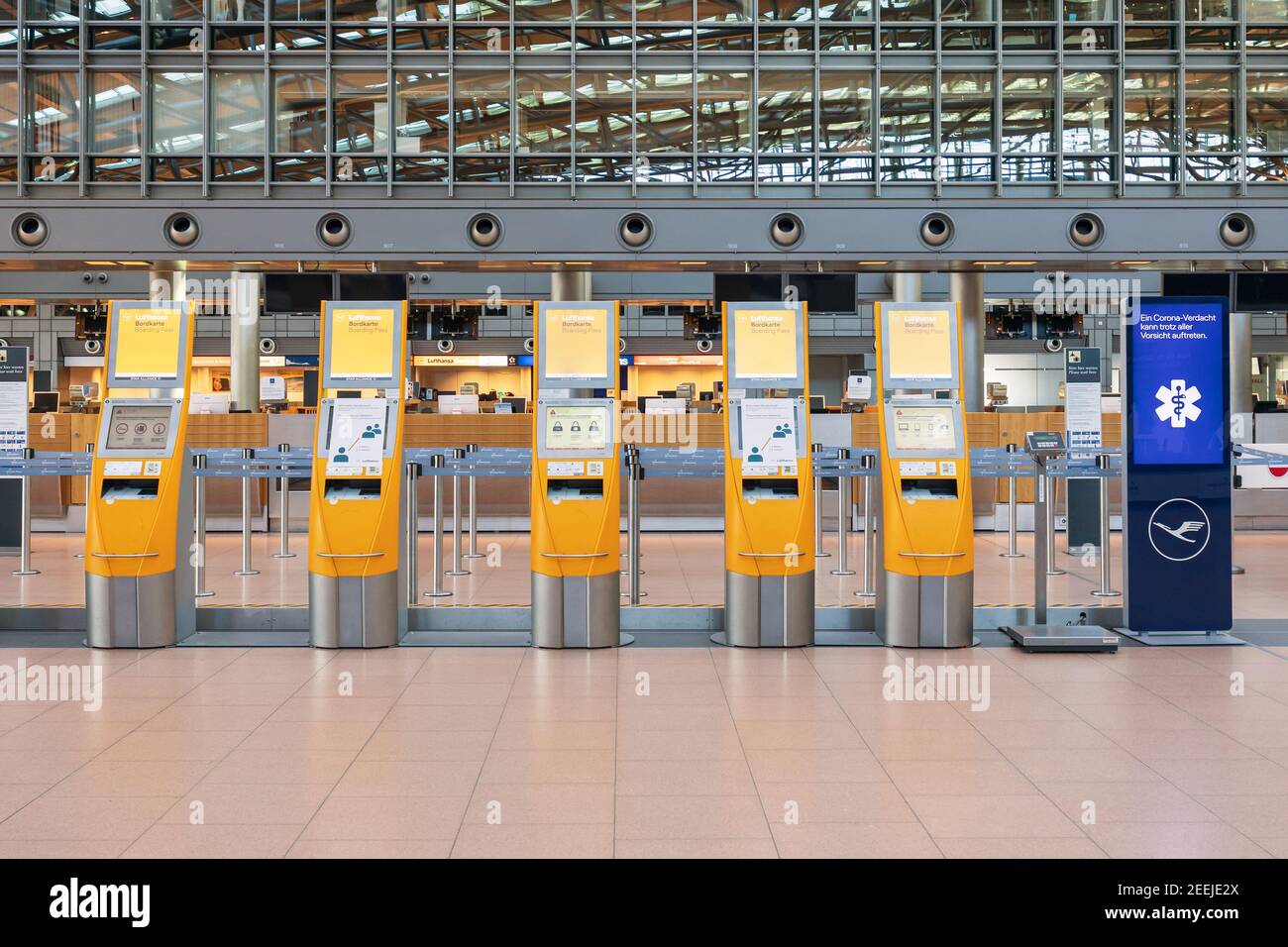 Vorabend Check In Flughafen Hamburg www.alamy.de