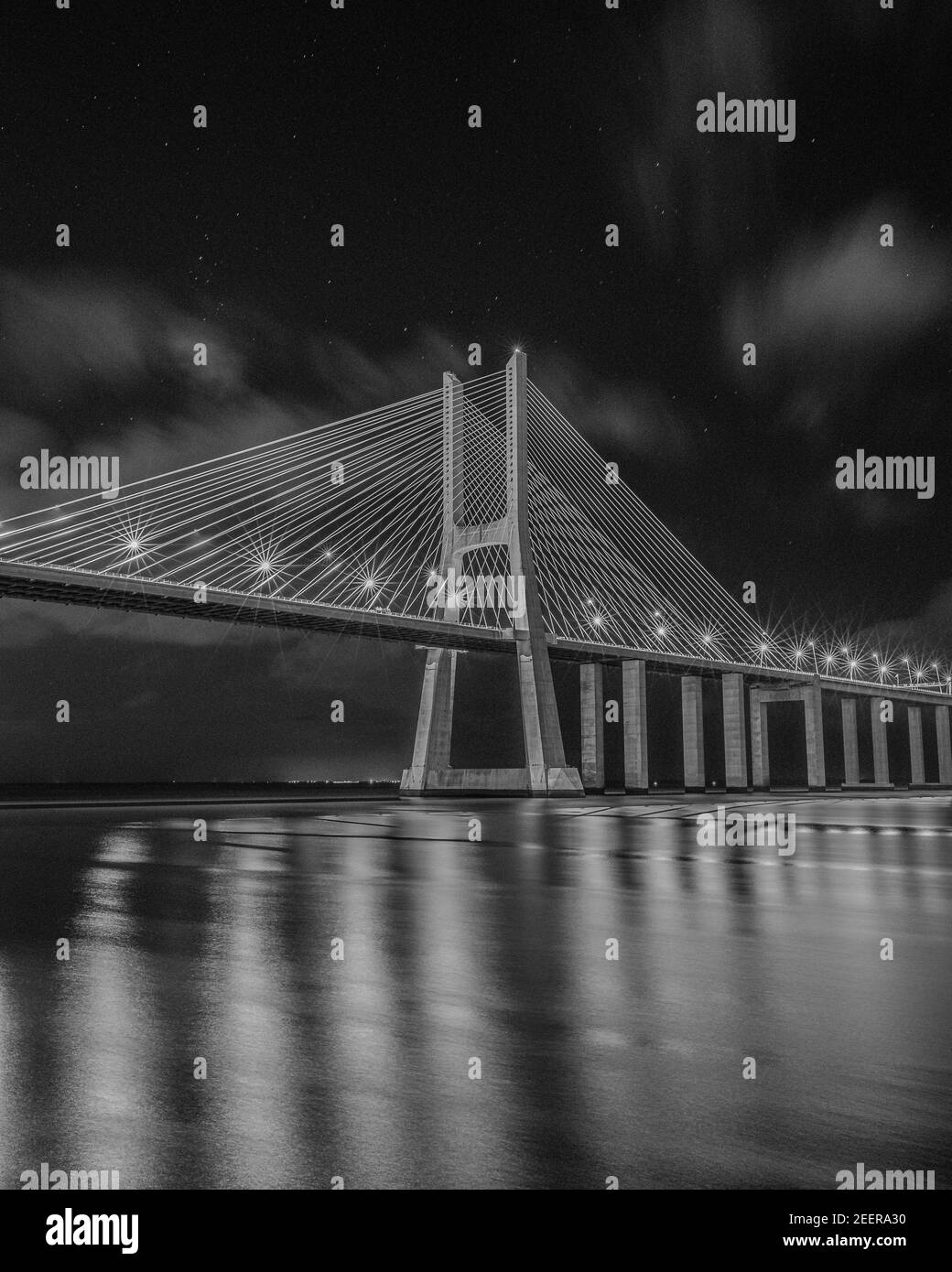 Vasco da Gama Brücke - Lissabon / Lissabon Stockfoto