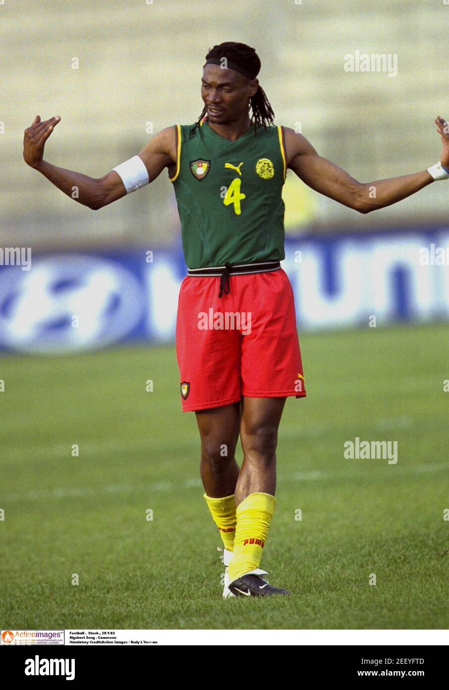Fußball - Stock , 29/1/02 Rigobert Song - Kamerun Pflichtindiktion:Action  Images / Rudy L'Homme Stockfotografie - Alamy