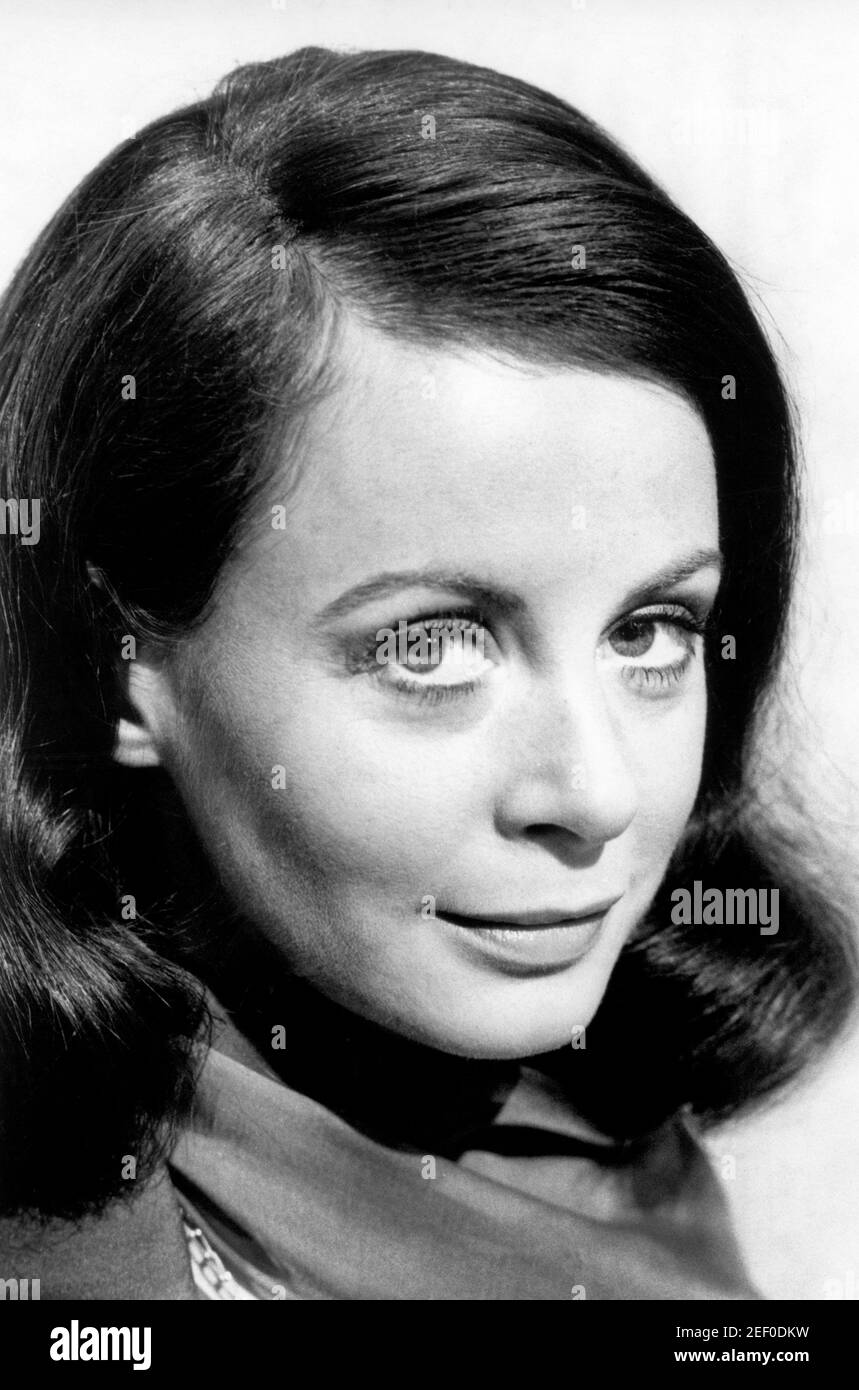 Sarah Miles, Head and Shoulders Publicity Portrait for the TV Movie, 'Requiem for A nun', Hollywood Television Theatre, PBS, 1975 Stockfoto