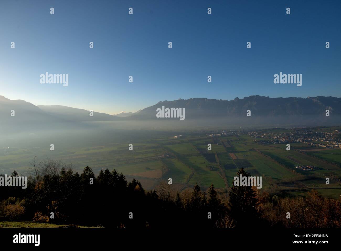 Alpenblick über das rheintal der Schweiz und Liechtensteins Von Planken 11.11.2020 Stockfoto