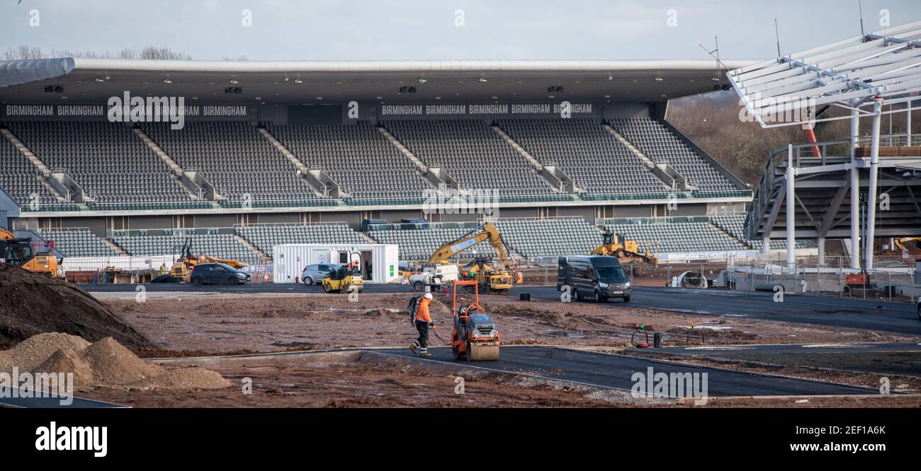 Perry Barr, Birmingham, Großbritannien, 16th. Februar 2021: Die Arbeiten zur Neuentwicklung des Hauptveranstaltungsortes der Commonwealth Games 2022 gehen weiter. Kredit: Ryan Underwood / Alamy Live Nachrichten Stockfoto