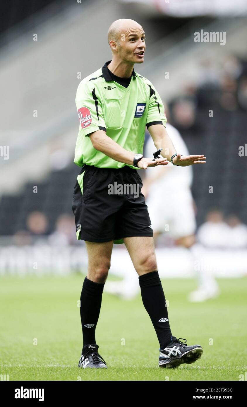 Fußball Milton Keynes Dons / Yeovil Town CocaCola Football League