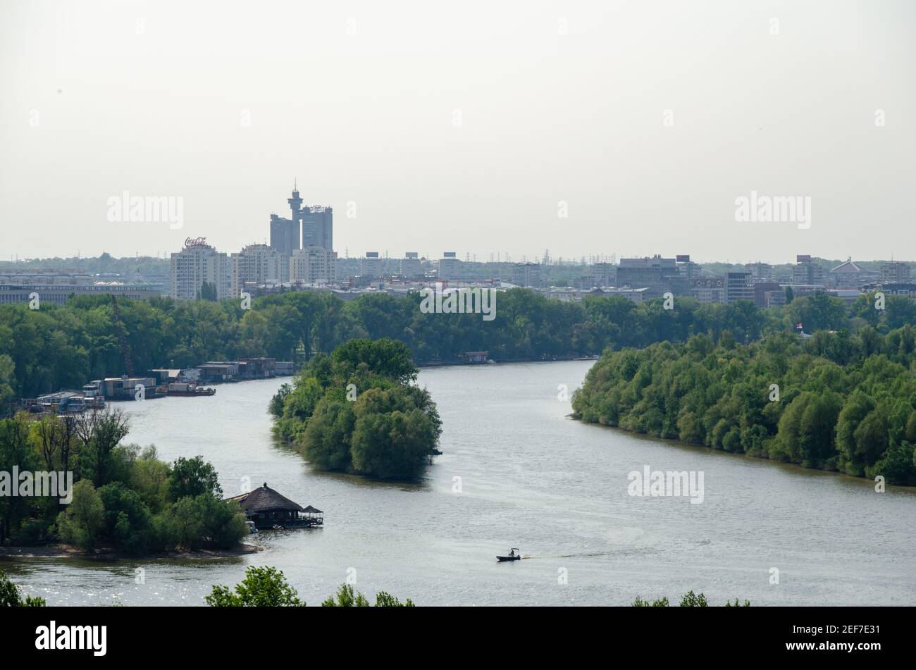 Der Fluss Sava fließt in die Donau Luftpanorama von der Belgrader Festung Kalemegdan in Belgrad, Serbien. Stockfoto