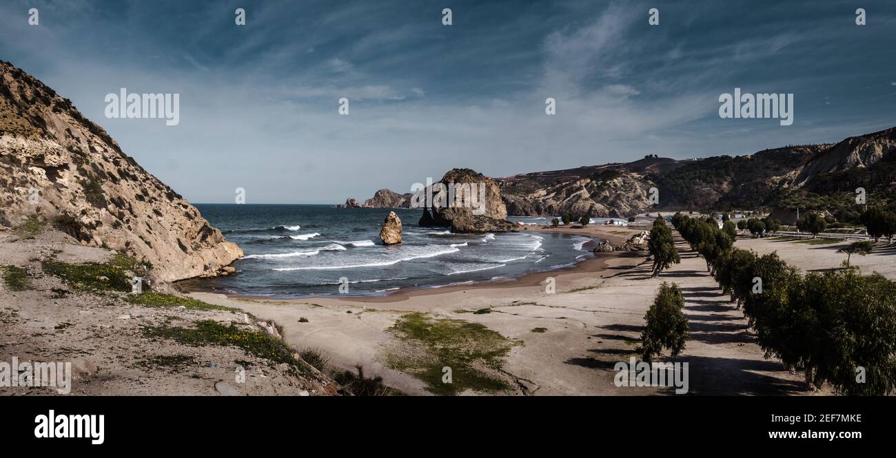 Moscarda 2 felsiger Strand, in der westlichen Stadt Marsa ben m'hidi (Hafen sagen), in Algerien, Nordafrika. Stockfoto