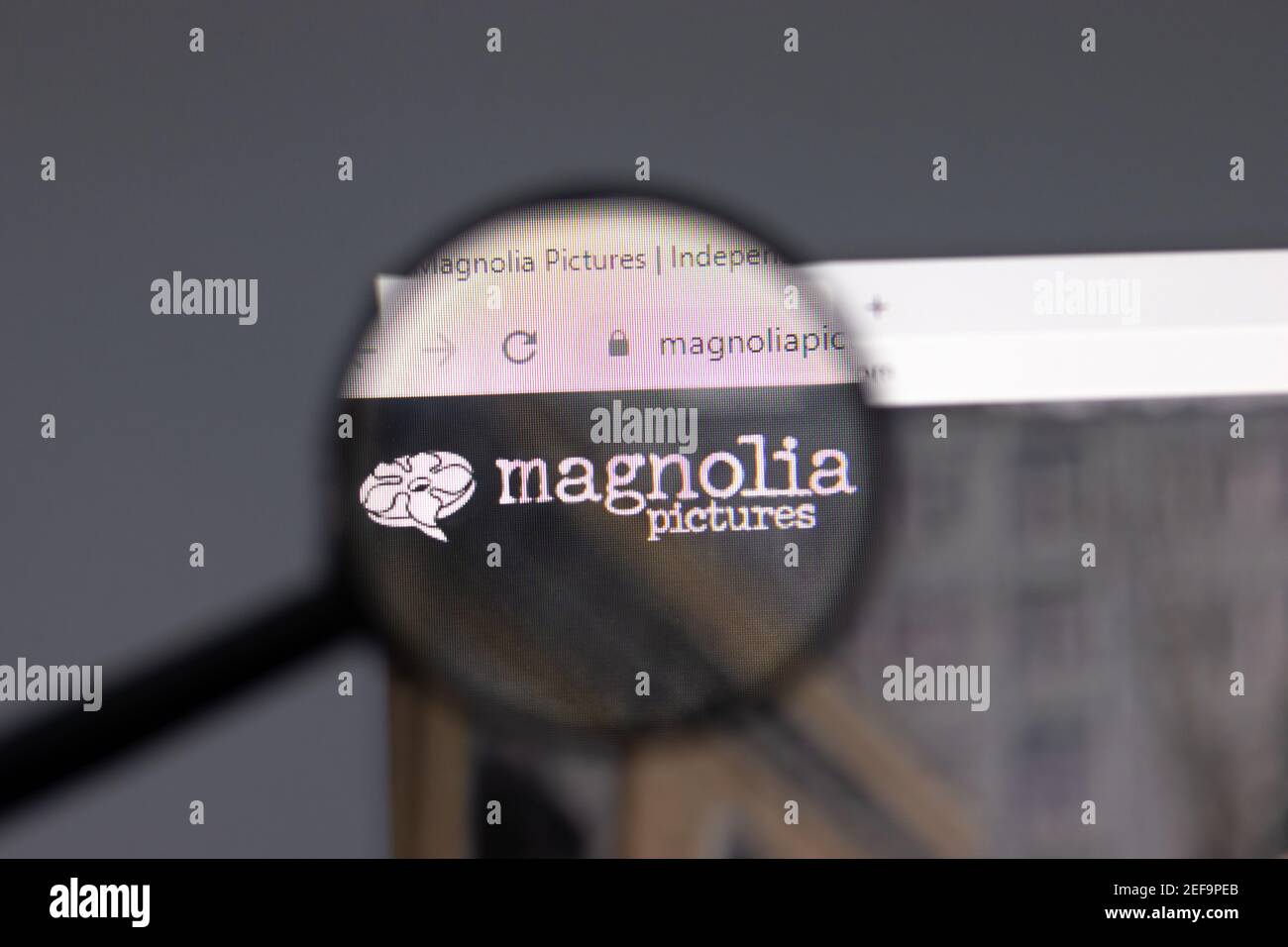 New York, USA - 15. Februar 2021: Magnolia Pictures Website im Browser mit Firmenlogo, illustrative Editorial Stockfoto