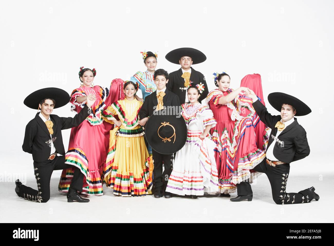 Porträt einer Gruppe von Menschen in traditioneller Kleidung Stockfoto