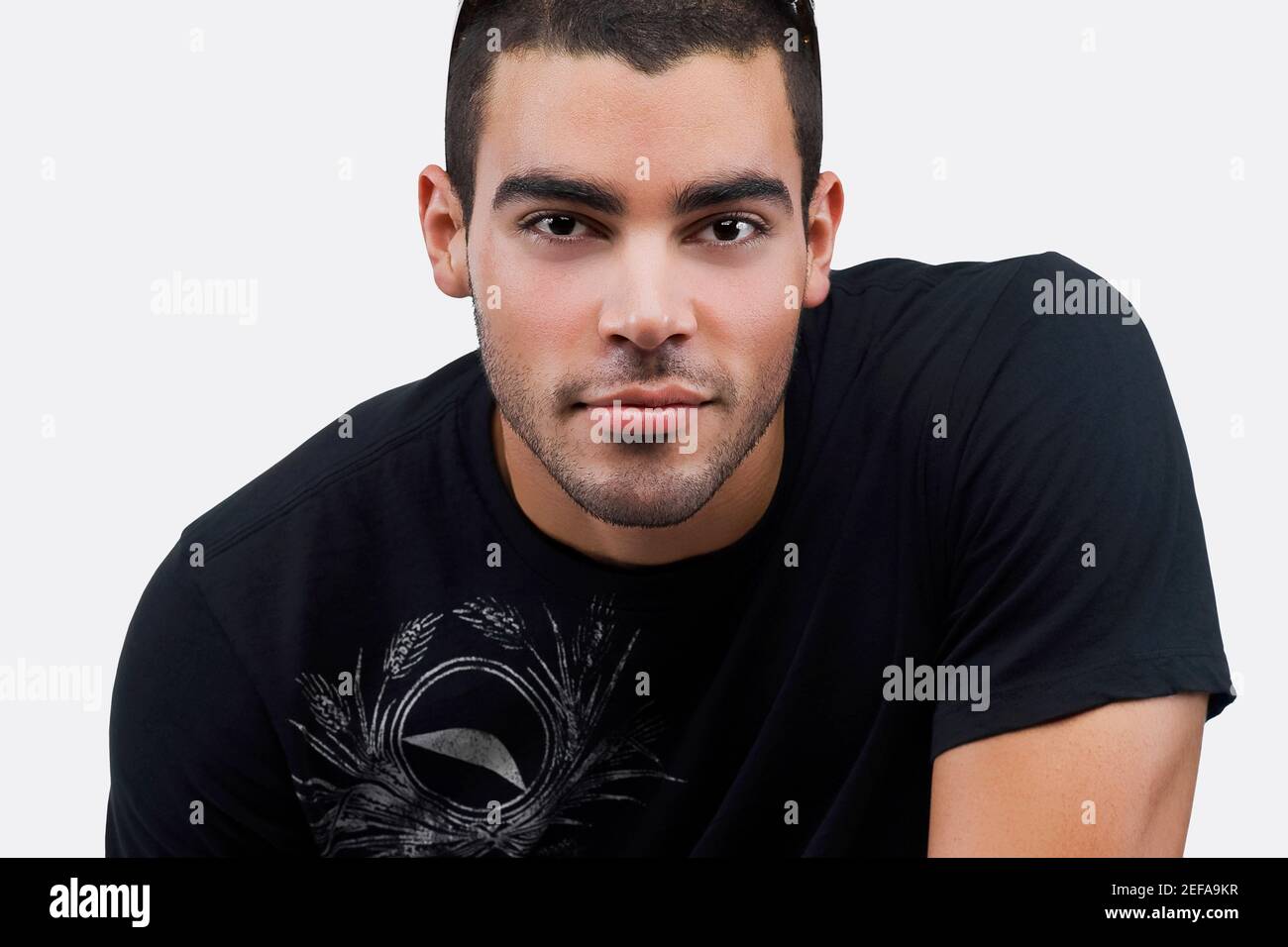 Porträt eines jungen Mannes denken Stockfoto