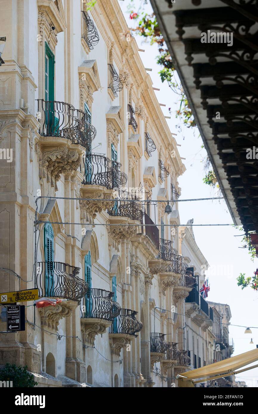 Europa, Italien, Sizilien, Palazzo Astito di Fargione, Barockschloss in Noto in der Via Cavour Stockfoto