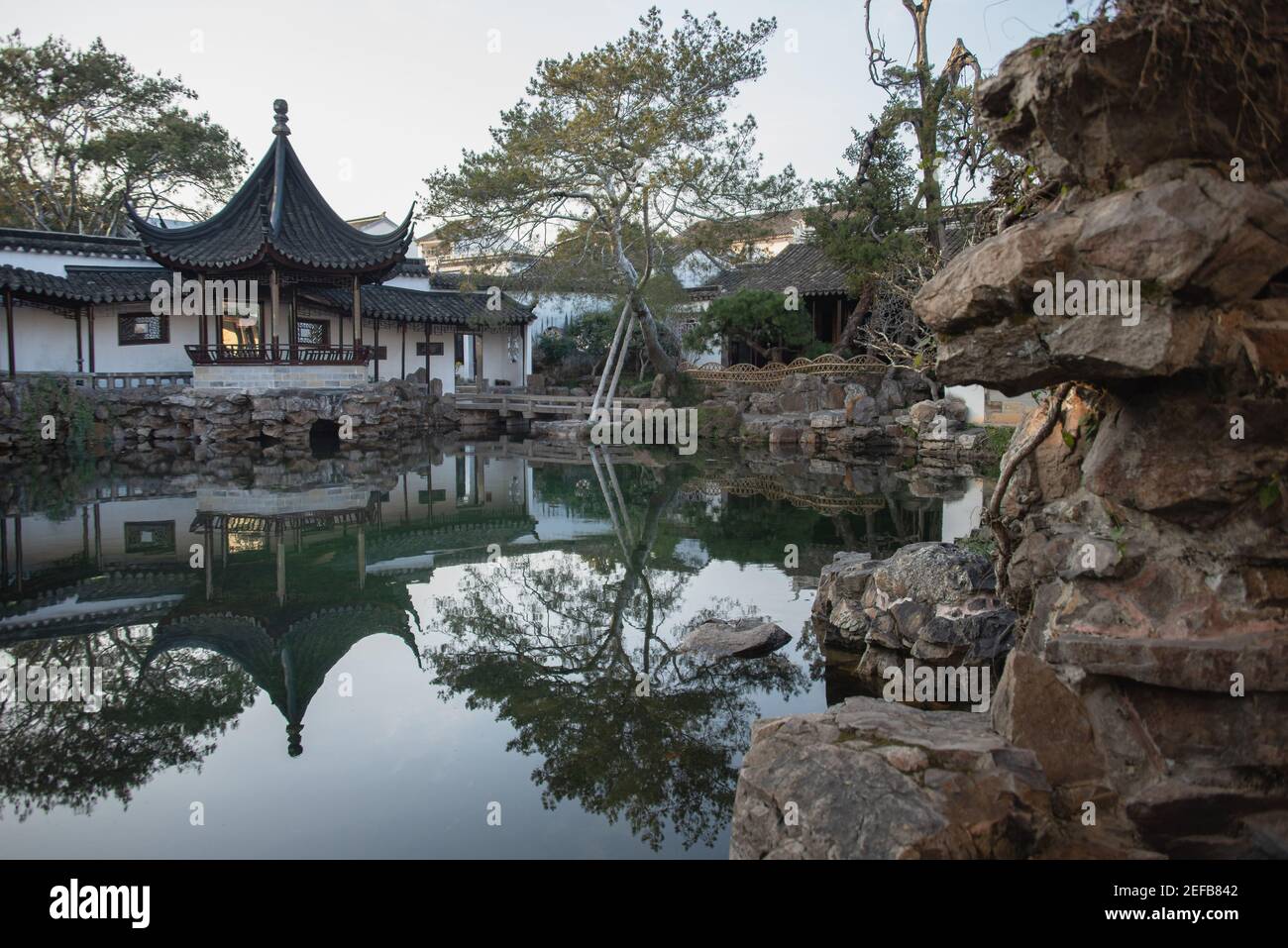 Pavillon Von Canglang (Pavillon Der Wogen) Garten in Suzhou, Jiangsu, China ist einer der klassischen Gärten von Suzhou, die gemeinsam als UN anerkannt werden Stockfoto