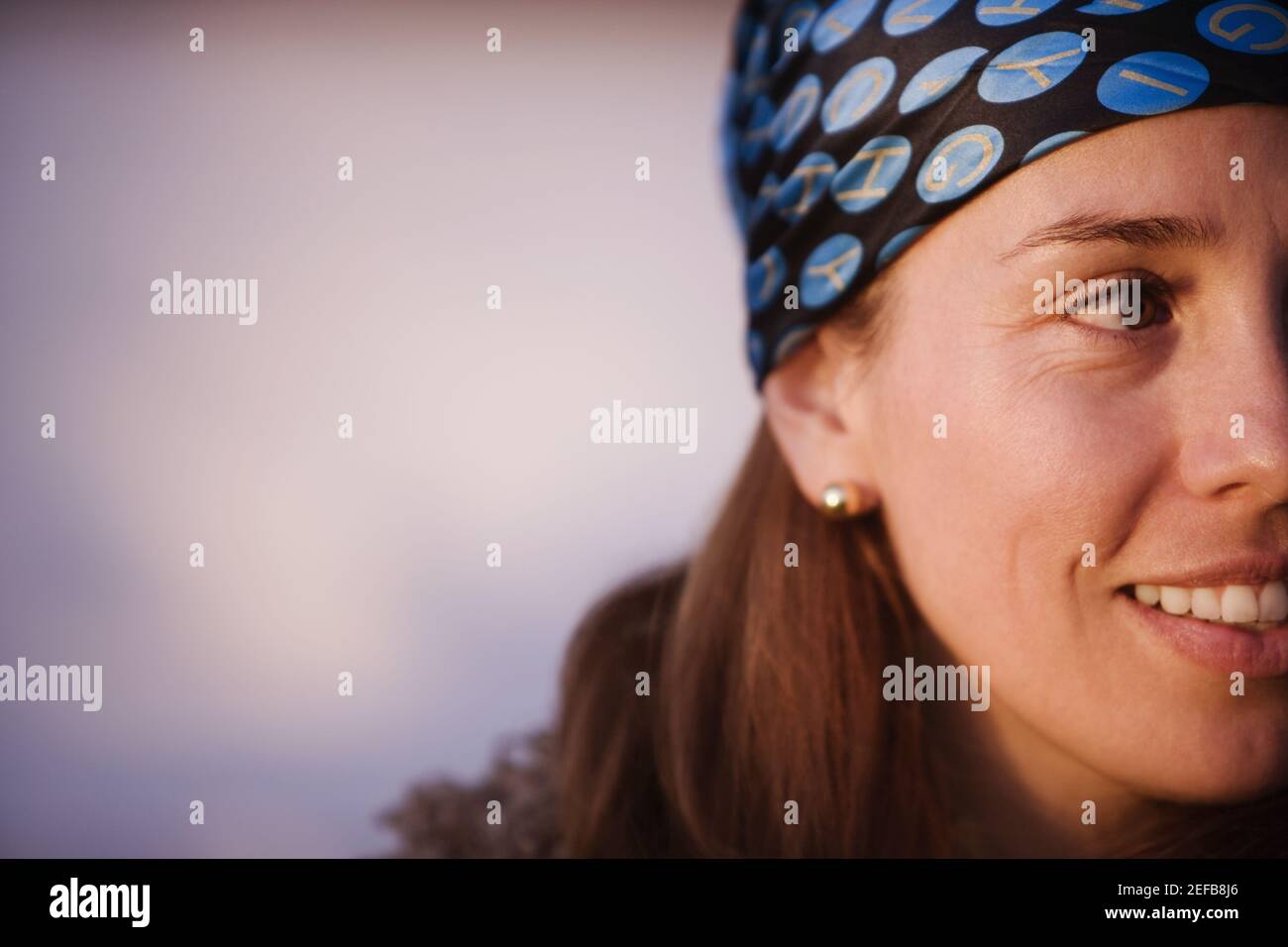 Nahaufnahme einer Mitte erwachsenen Frau lächelnd Stockfoto