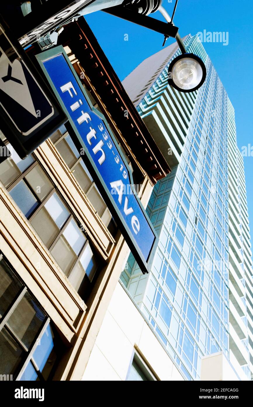 Blick auf ein Gebäude, Fifth Avenue, Manhattan, New York City, New York State, USA Stockfoto