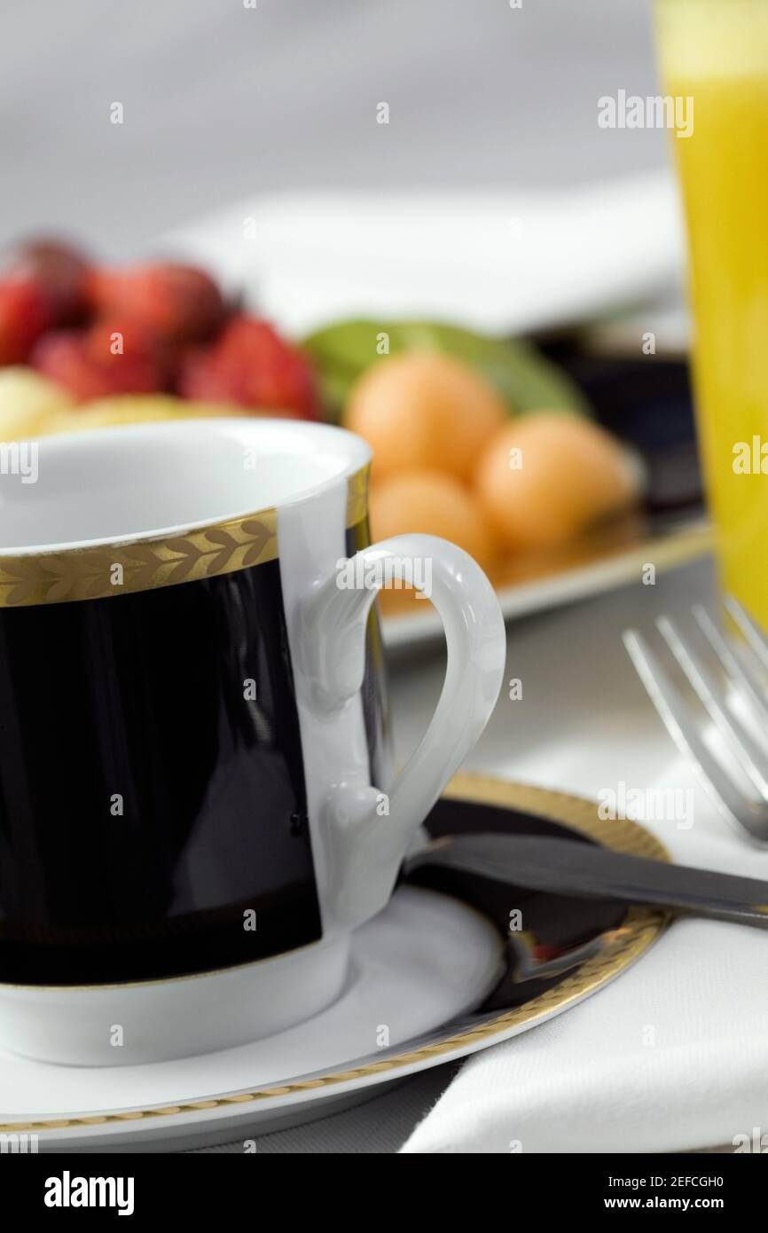 Nahaufnahme einer Teetasse in einer Untertasse Stockfoto