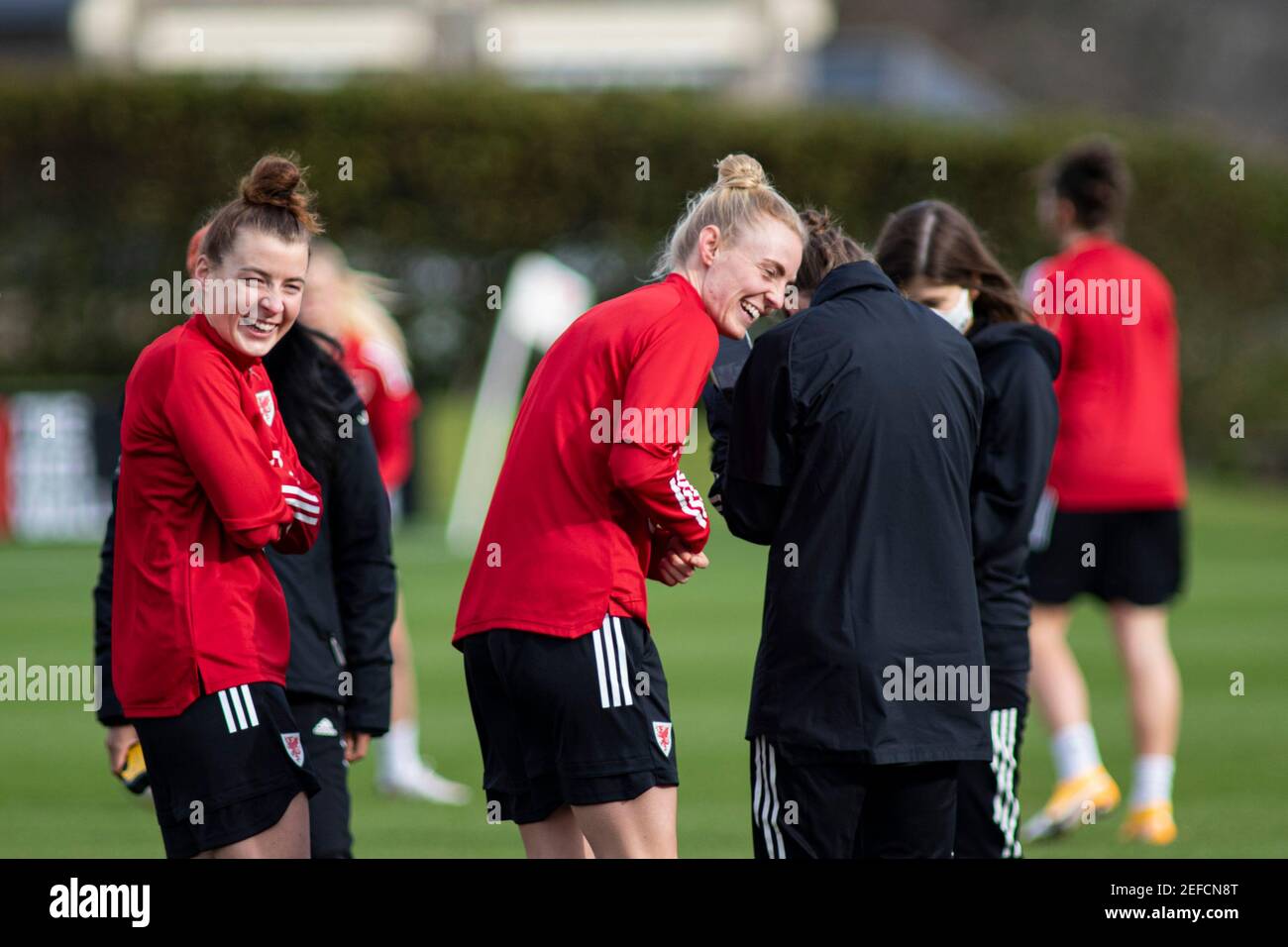 Cardiff, Großbritannien. Februar 2021, 17th. Wales Trainingslager für die Nationalmannschaft der Frauen im Vale Resort, Hensol, in der Nähe von Cardiff am Mittwoch, den 17th. Februar 2021. Redaktionelle Verwendung nur, Bild von Lewis Mitchell/Andrew Orchard Sport Fotografie/Alamy Live Nachrichten Kredit: Andrew Orchard Sport Fotografie/Alamy Live Nachrichten Stockfoto