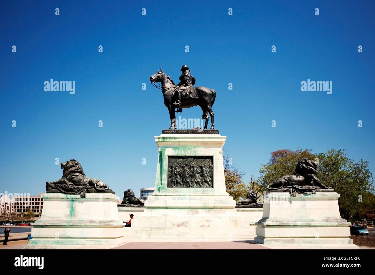 Niedriger Winkel Ansicht von Ulysses S. Grant auf einer Pferdesstatue, United States Capitol Building, Washington DC, USA Stockfoto