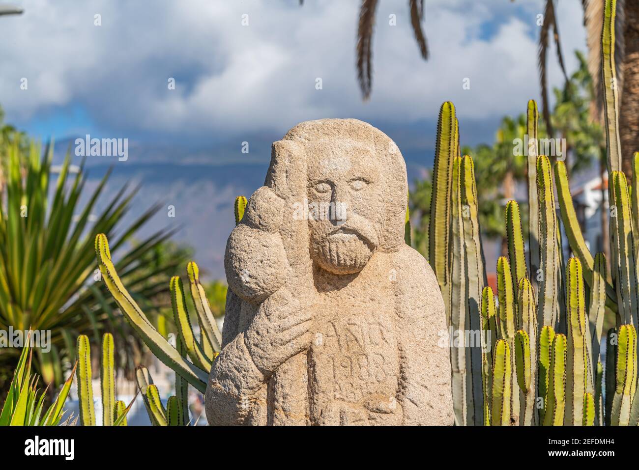Skulptur am Boulevard Playa de Las Americas, Teneriffa, Kanarische Inseln, frontview Stockfoto