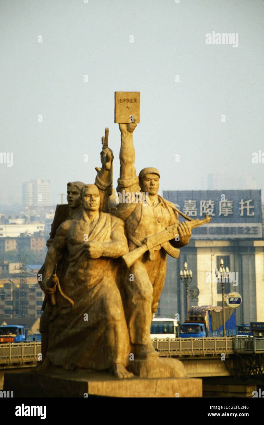 Statue der revolutionäre, revolutionäre Statue, Nanjing Yangtze River Bridge, Nanjing, Jiangsu Provinz, China Stockfoto