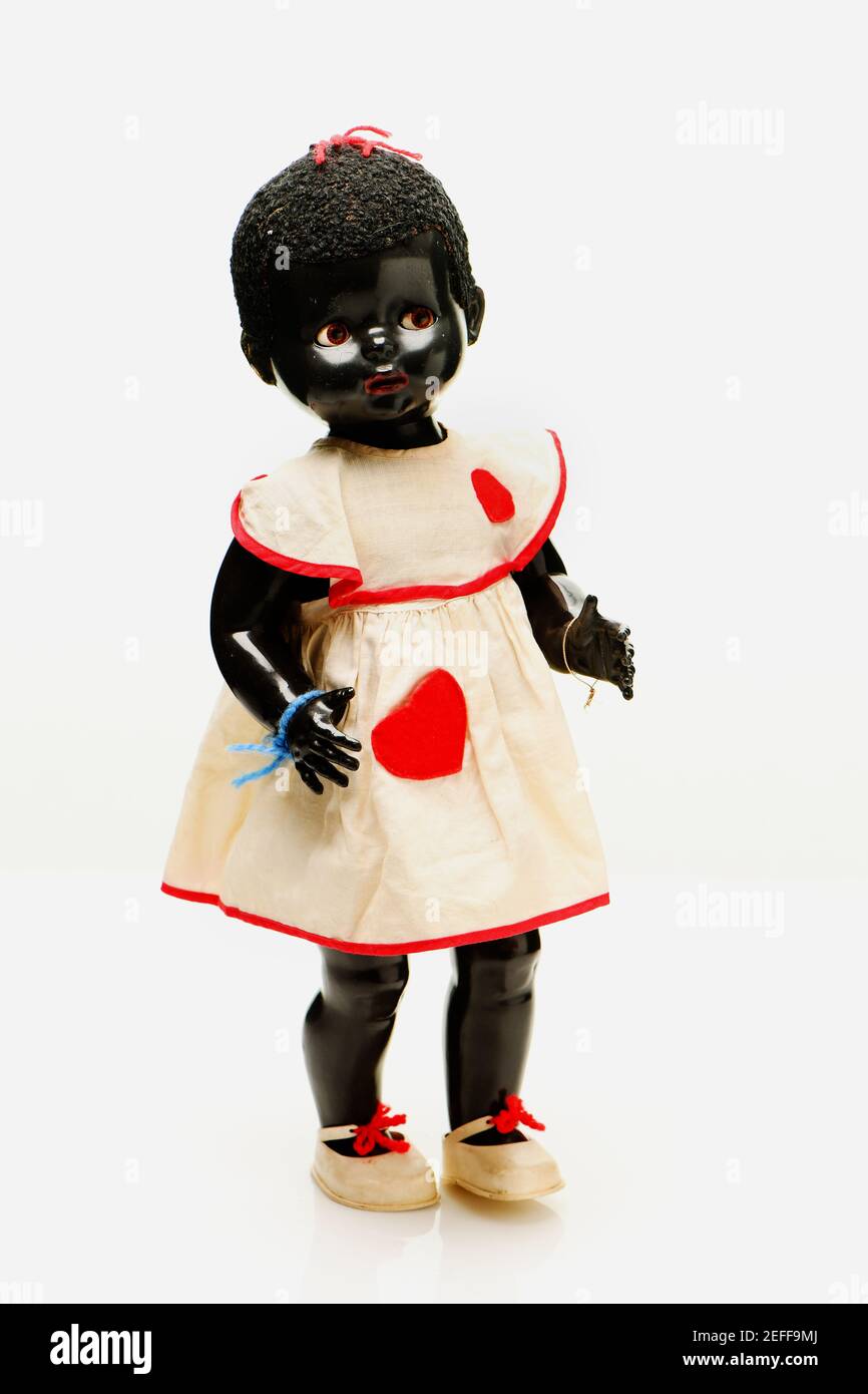 Antike Kinder-Ahnentafel schwarze Puppe aus dem frühen 50s ursprünglich in Guernsey Channel Inseln gekauft. Stockfoto