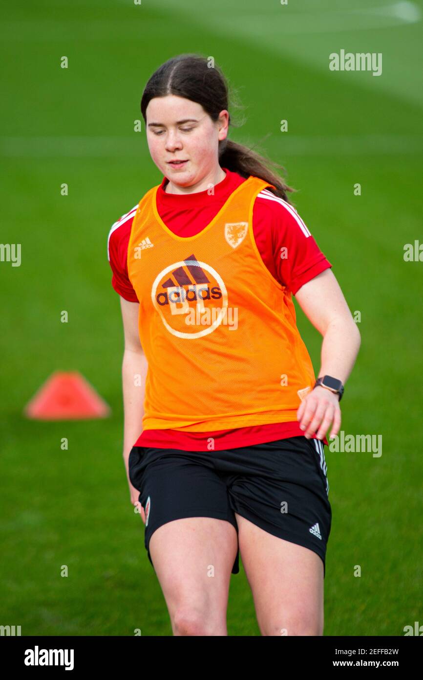Cardiff, Großbritannien. Februar 2021, 17th. Esther Morgan von Wales Frauen in der Ausbildung. Wales Trainingslager für die Nationalmannschaft der Frauen im Vale Resort, Hensol, in der Nähe von Cardiff am Mittwoch, den 17th. Februar 2021. Redaktionelle Verwendung nur, Bild von Lewis Mitchell/Andrew Orchard Sport Fotografie/Alamy Live Nachrichten Kredit: Andrew Orchard Sport Fotografie/Alamy Live Nachrichten Stockfoto