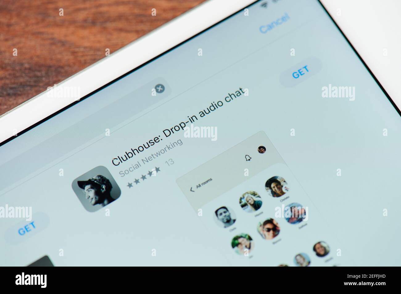 New york, USA - 17. Februar 2021:Clubhouse Social Network App auf Smartphone-Bildschirm Nahaufnahme. Stockfoto