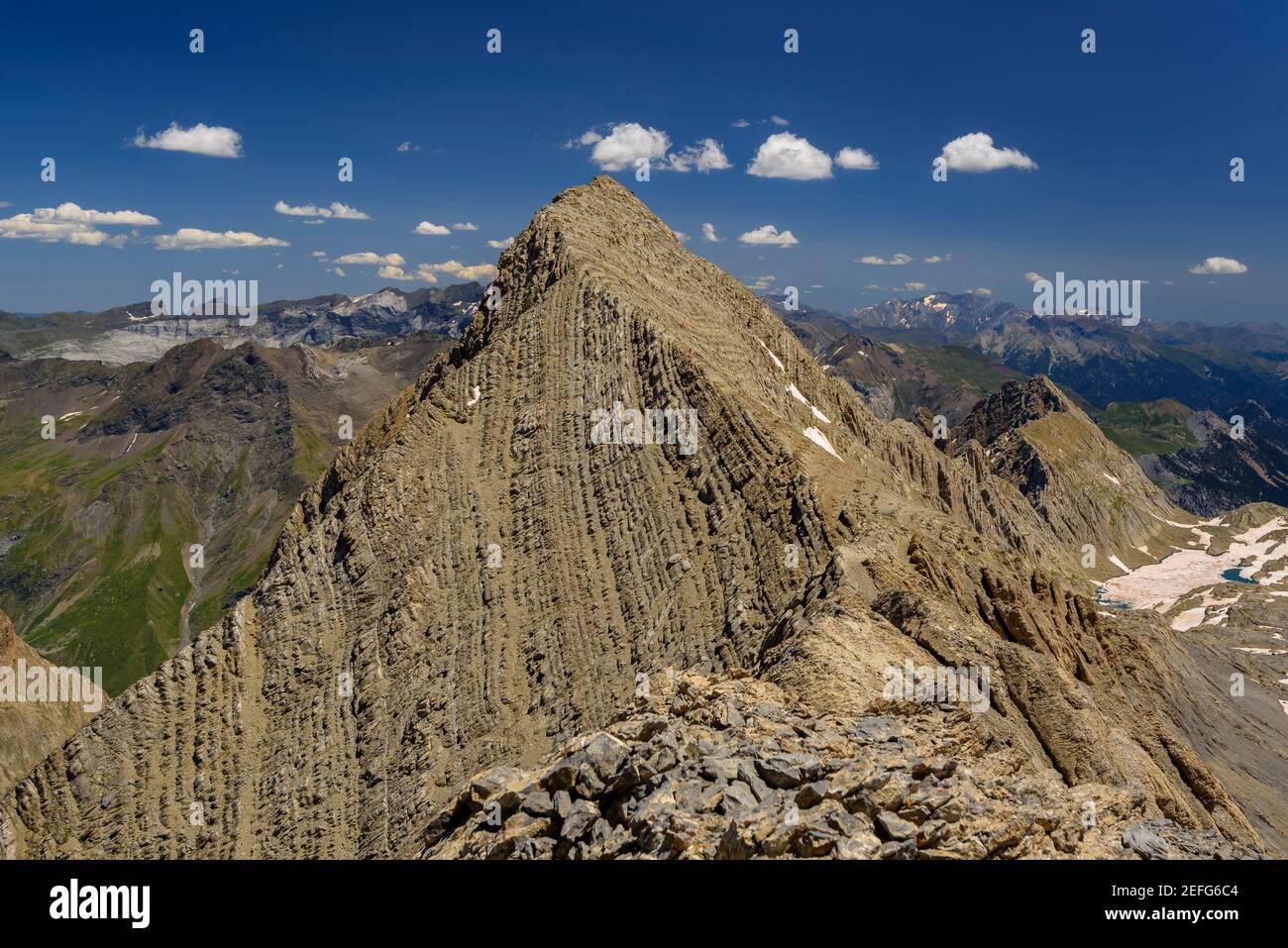 Aussicht auf die Gipfel des Astazous (Nationalpark Ordesa und Monte Perdido, Spanien/Nationalpark Pyrénées, Frankreich) Stockfoto