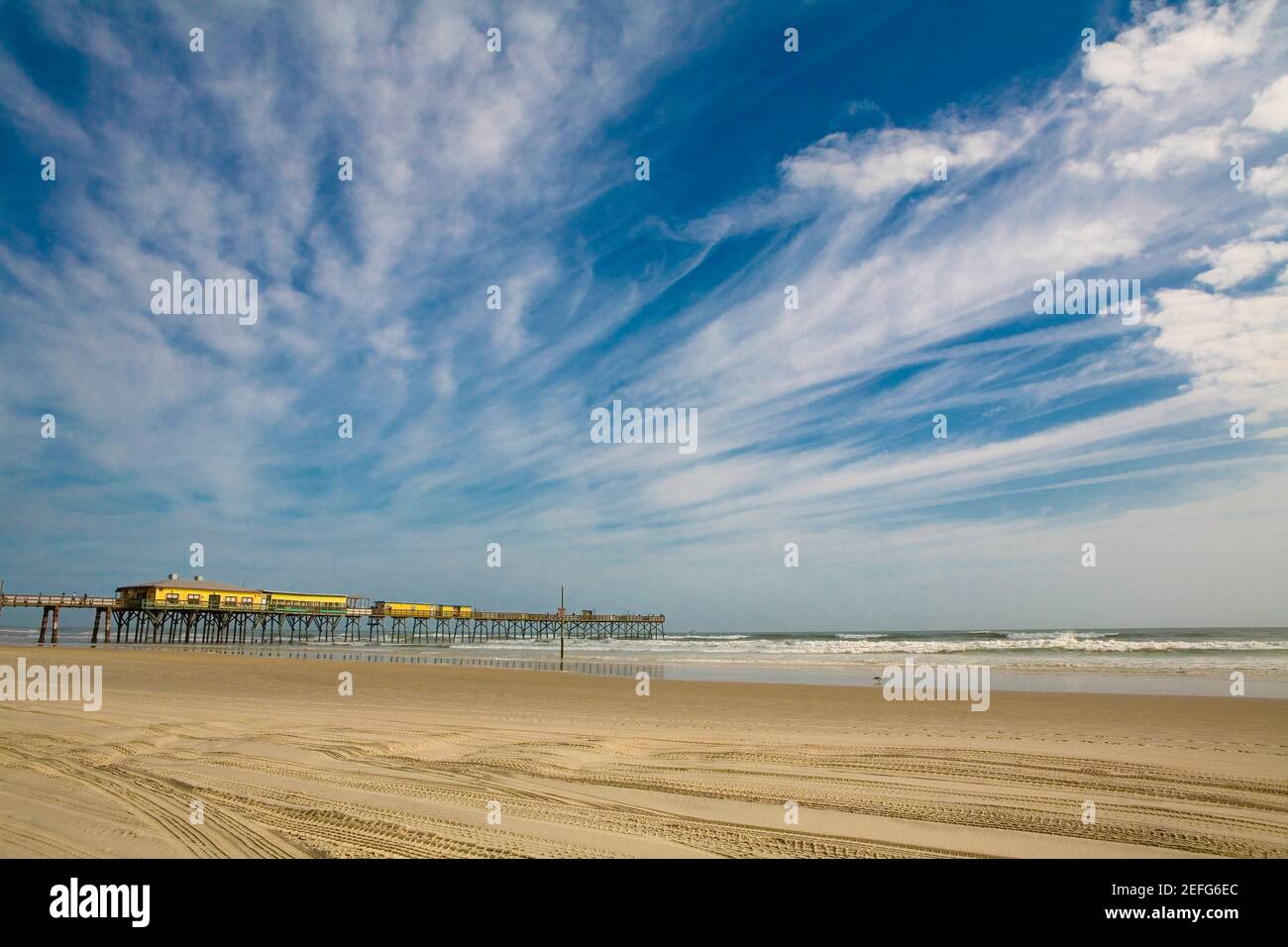 Steg im Meer, Daytona Beach, Florida, USA Stockfoto