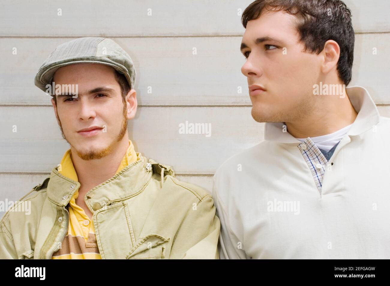 Nahaufnahme von zwei jungen Männern Stockfoto