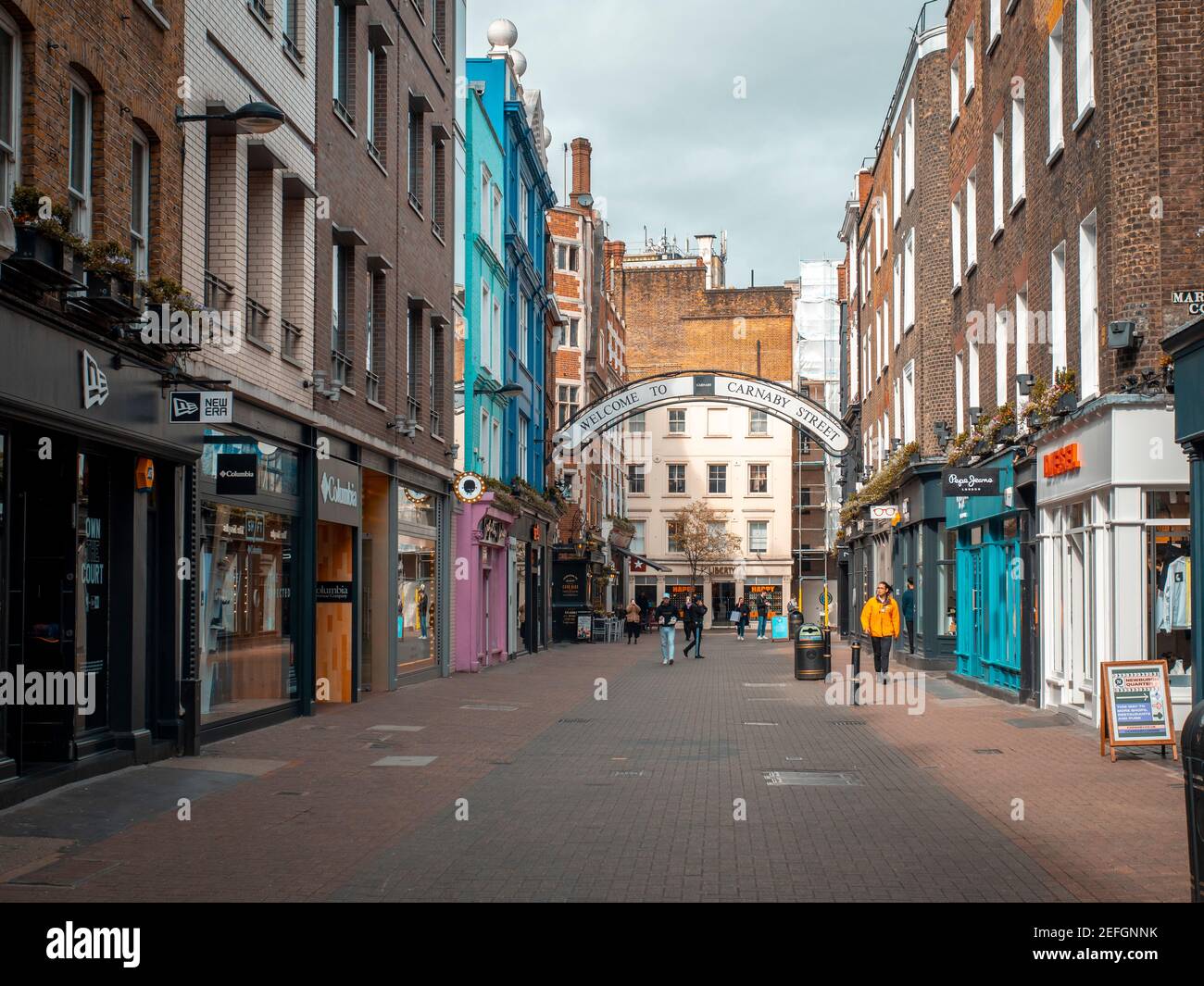 London, England - 17. März 2020: Die Carnaby Street ist leer, weil das Coronavirus Menschen aus öffentlichen Räumen verbietet Stockfoto