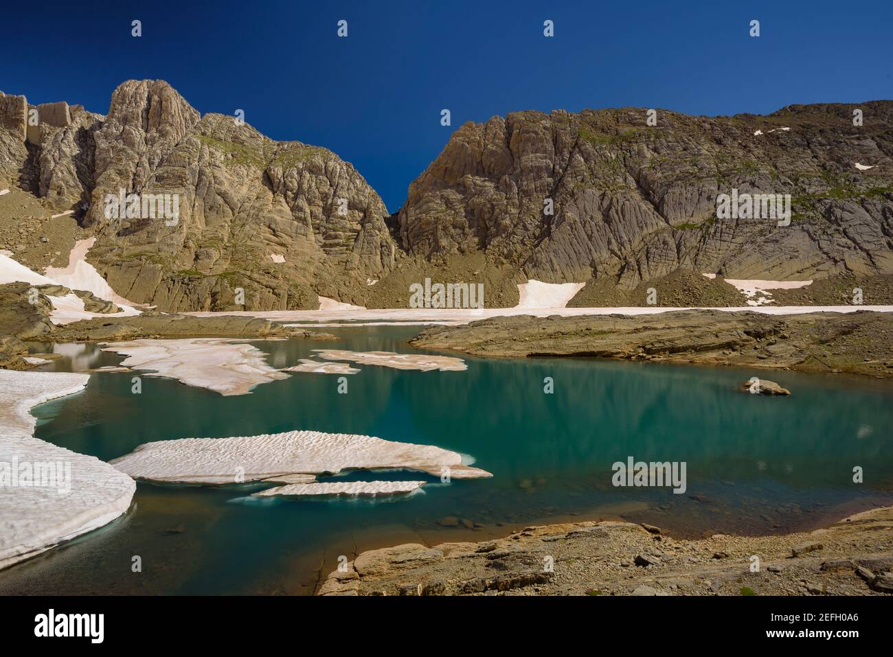 Marboré-See (Ibón de Marboré) im Sommer (Nationalpark Ordesa und Monte Perdido, Pyrenäen, Spanien) ESP: Ibón de Marboré en verano (PN Ordesa y Monte Perdido) Stockfoto