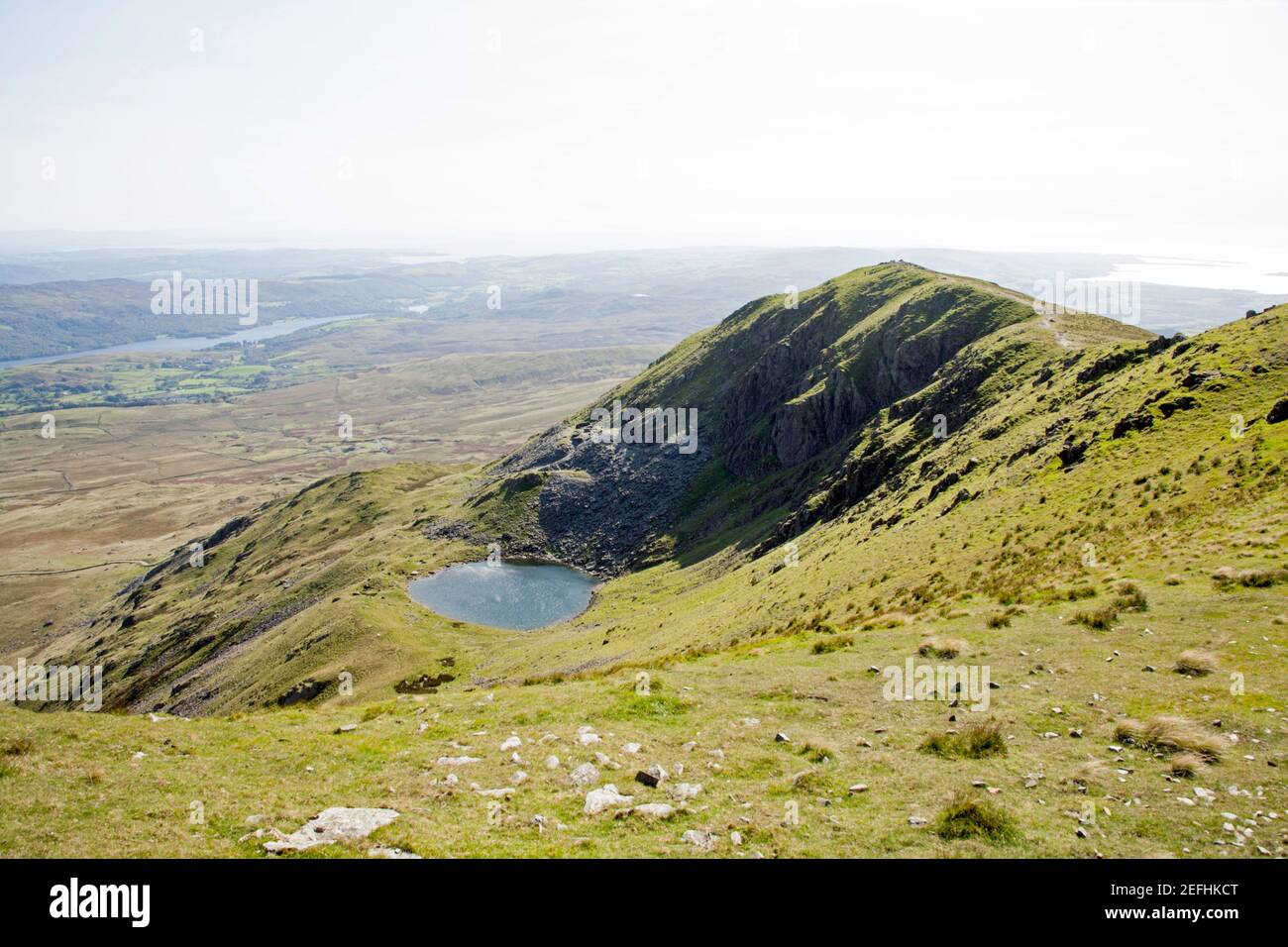 Blinder Tarn blinder Tarnsteinbruch und konistones Wasser von der aus gesehen Der Gipfel des Dow Crag Coniston Lake District Cumbria England Stockfoto