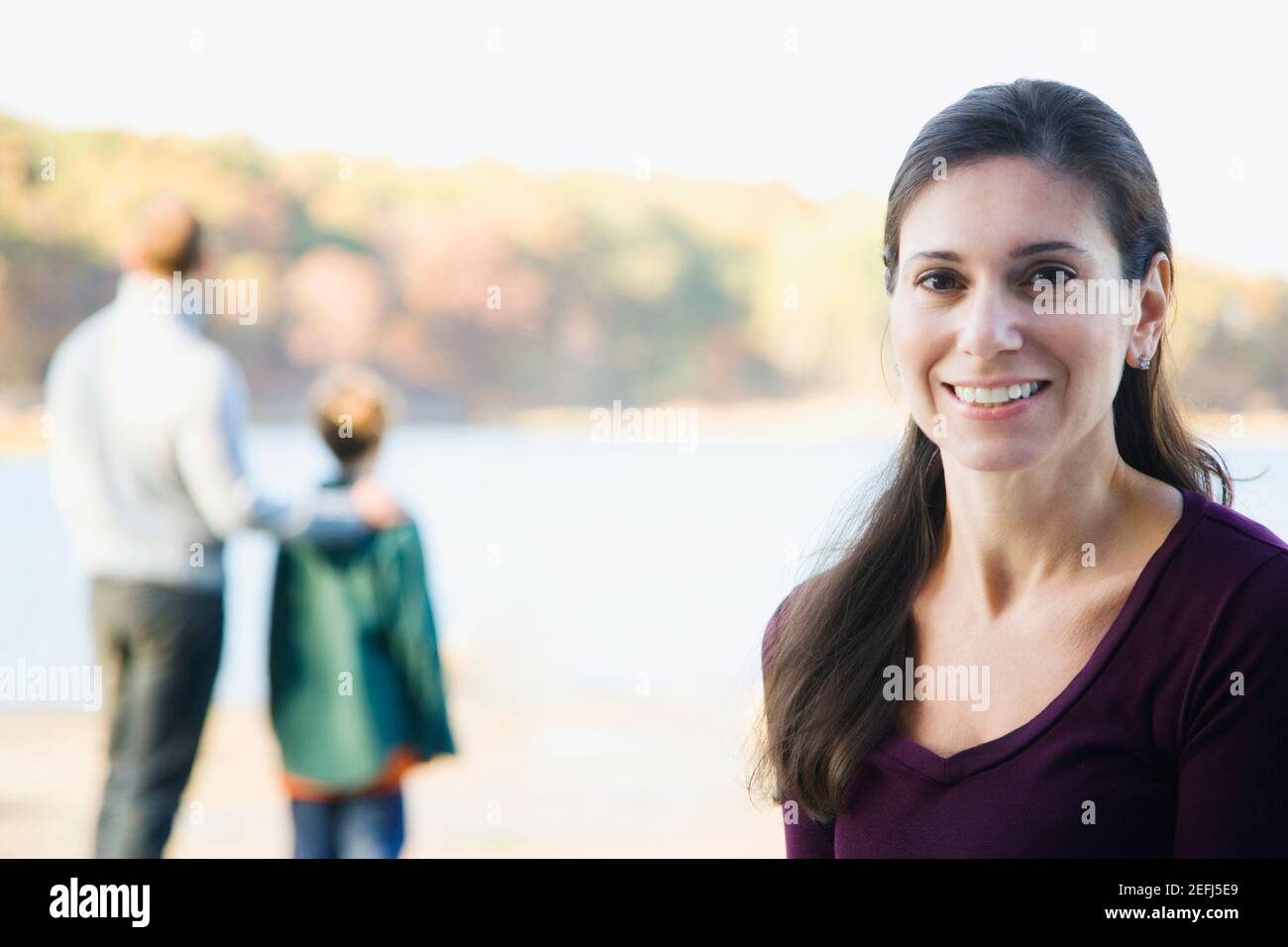 Porträt einer Mitte erwachsenen Frau lächelnd Stockfoto