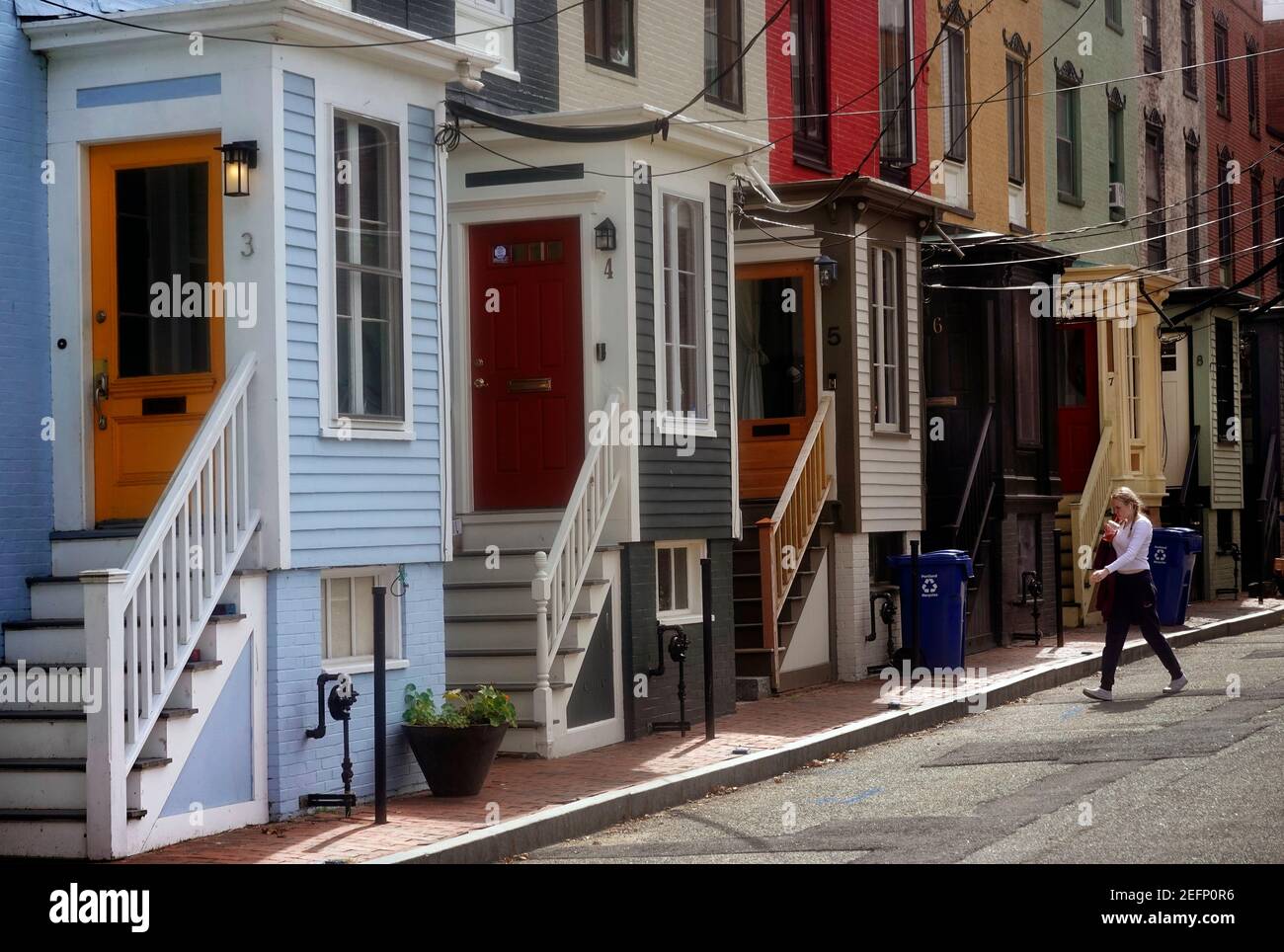 Bunte Reihenhäuser am Stratton Place Portland Maine Stockfoto