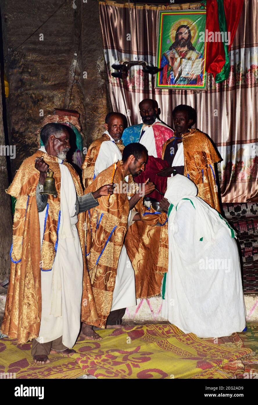Die Felsenkirche von Medhane Alem Adi Kasho in Tigray, Äthiopien. Stockfoto