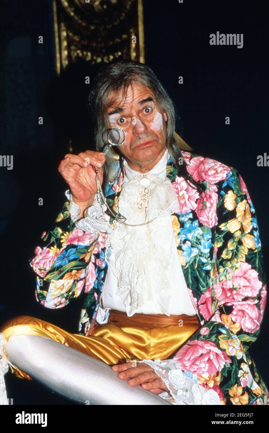 Walter Giller, deutscher Schauspieler, im Kostüm aus dem Moliere Stück 'der Bürger als Edelmann', Deutschland 1989. Stockfoto