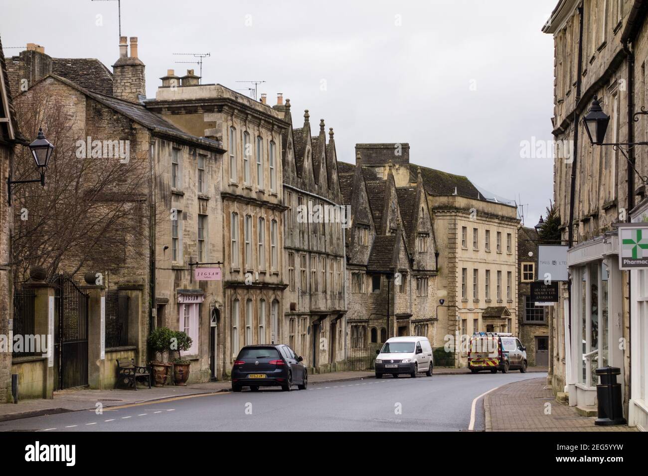 Long Street of Cotswold Market Town Tetbury, Gloucestershire, Großbritannien Stockfoto