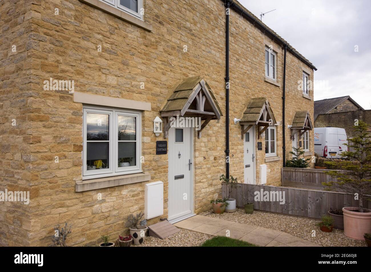 Neu gebaute Hütte, aber sympathisch gestaltet. Cotswold Market Town Tetbury, Gloucestershire, Großbritannien Stockfoto