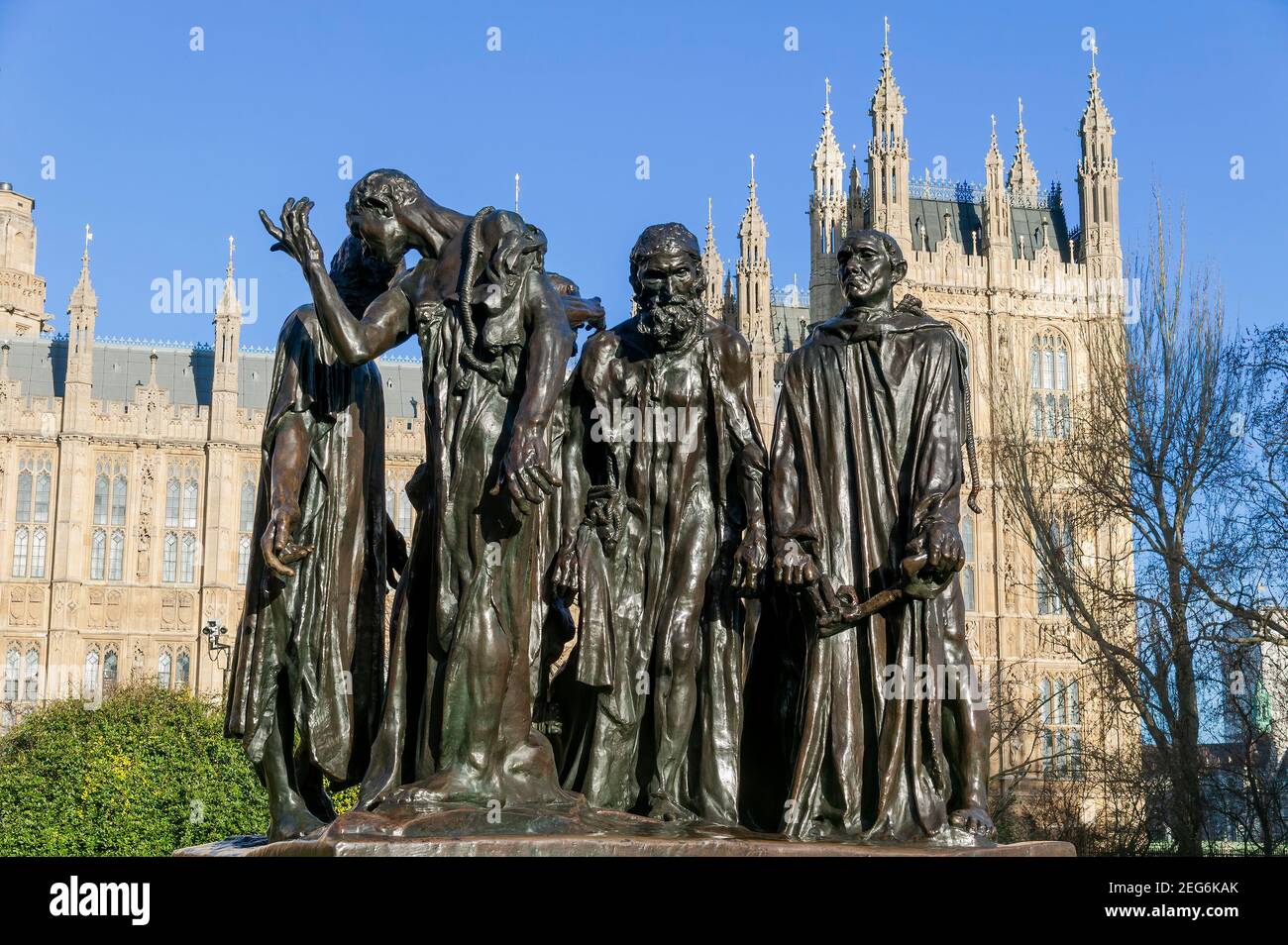 Statue der Bürger von Calais enthüllt im Jahre 1915 im Victoria Tower Gärten an den Houses of Parliament London England Großbritannien, die Ist eine beliebte Touristenreise Stockfoto